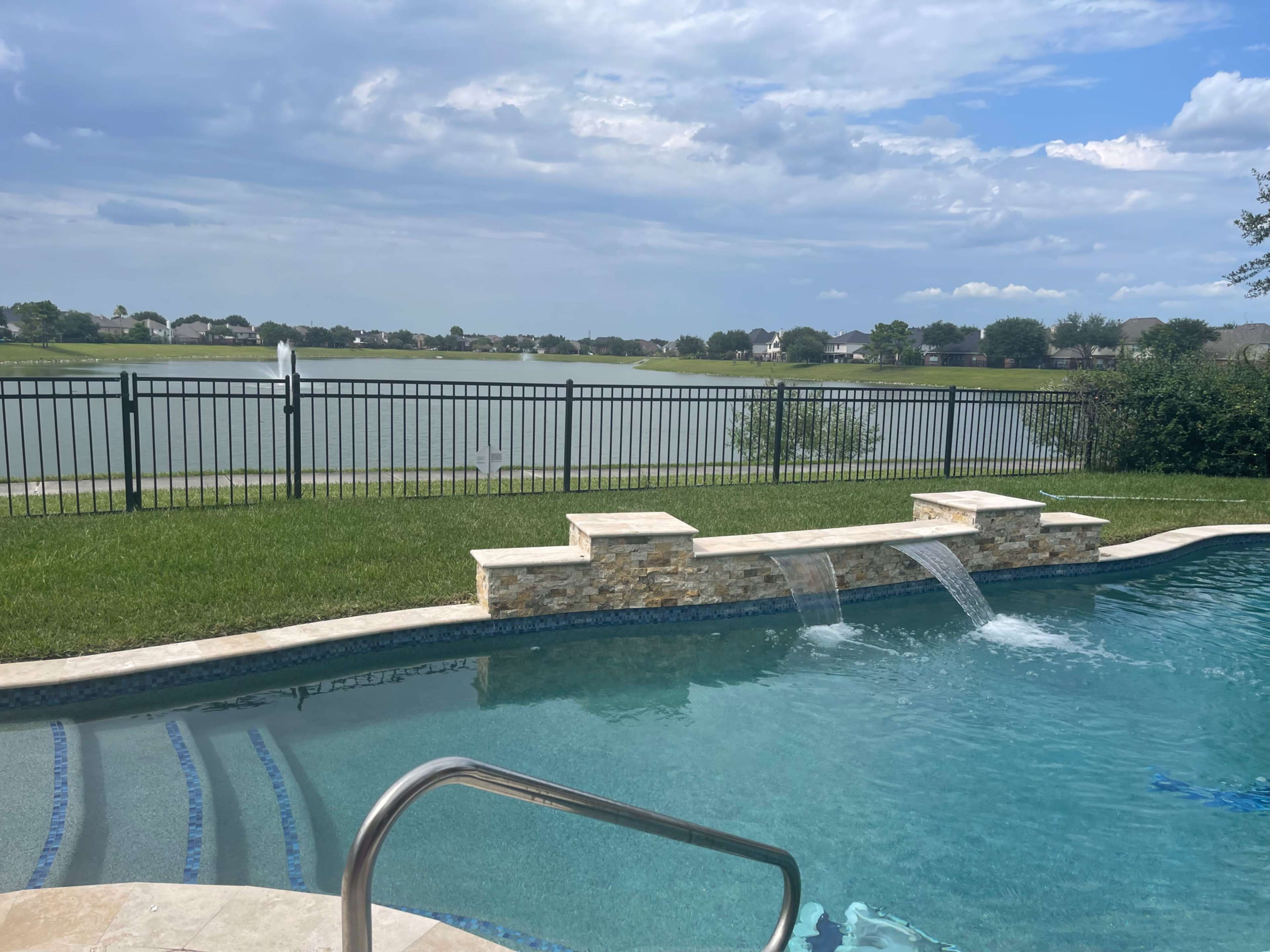 Private Heated Pool with Lake View & Outdoor Kitchen Image in League City, League city, TX