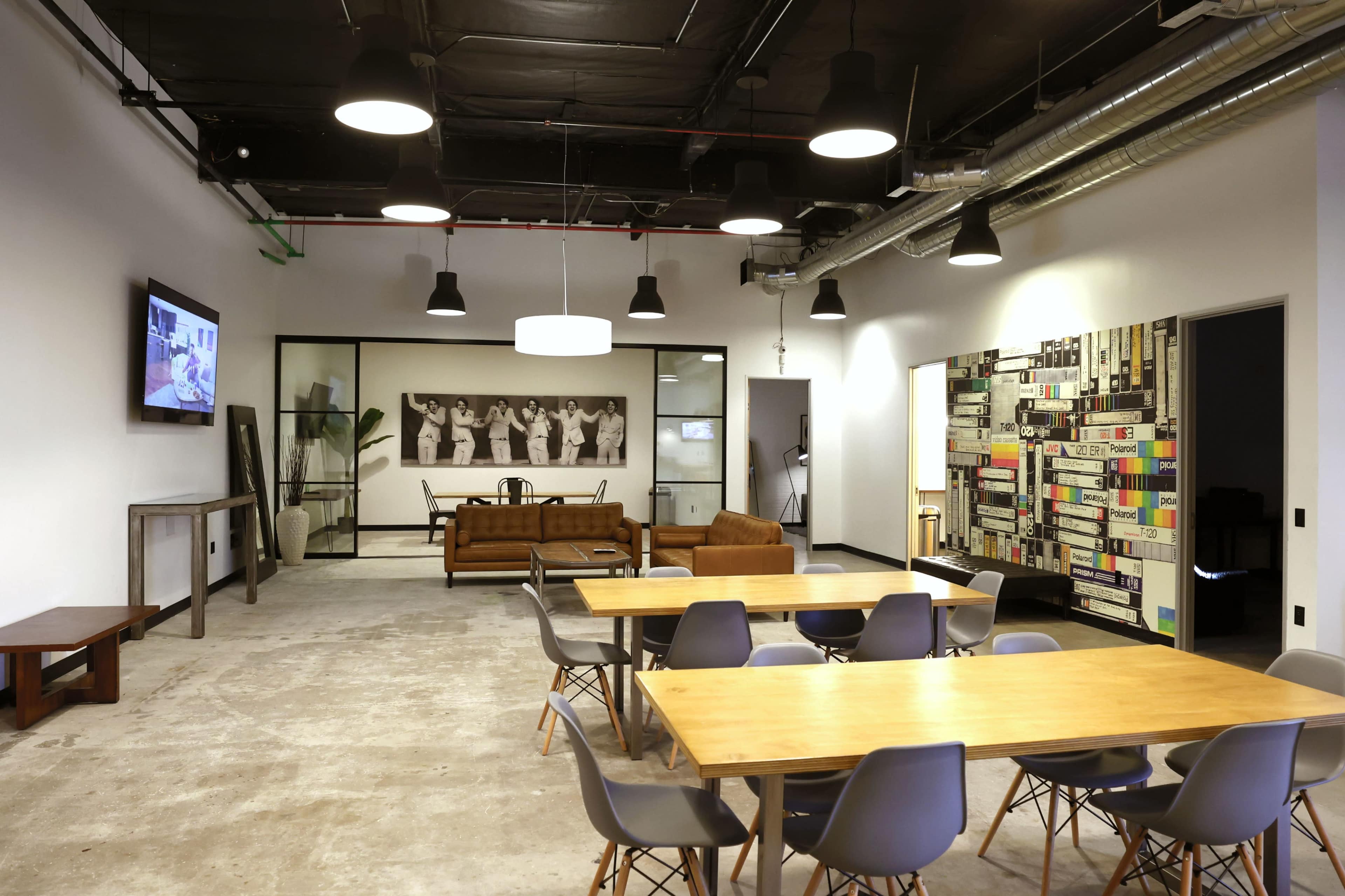 Large Photo/Video Cyc Wall Sound Stage Studio (RGB Pre-Lit) + Premium Amenities (Private Green Room, Conference Room, Production Office, Makeup/Wardrobe Room, Oversized Common Flex Area & More!) Image in Riverside Rancho, Glendale, CA