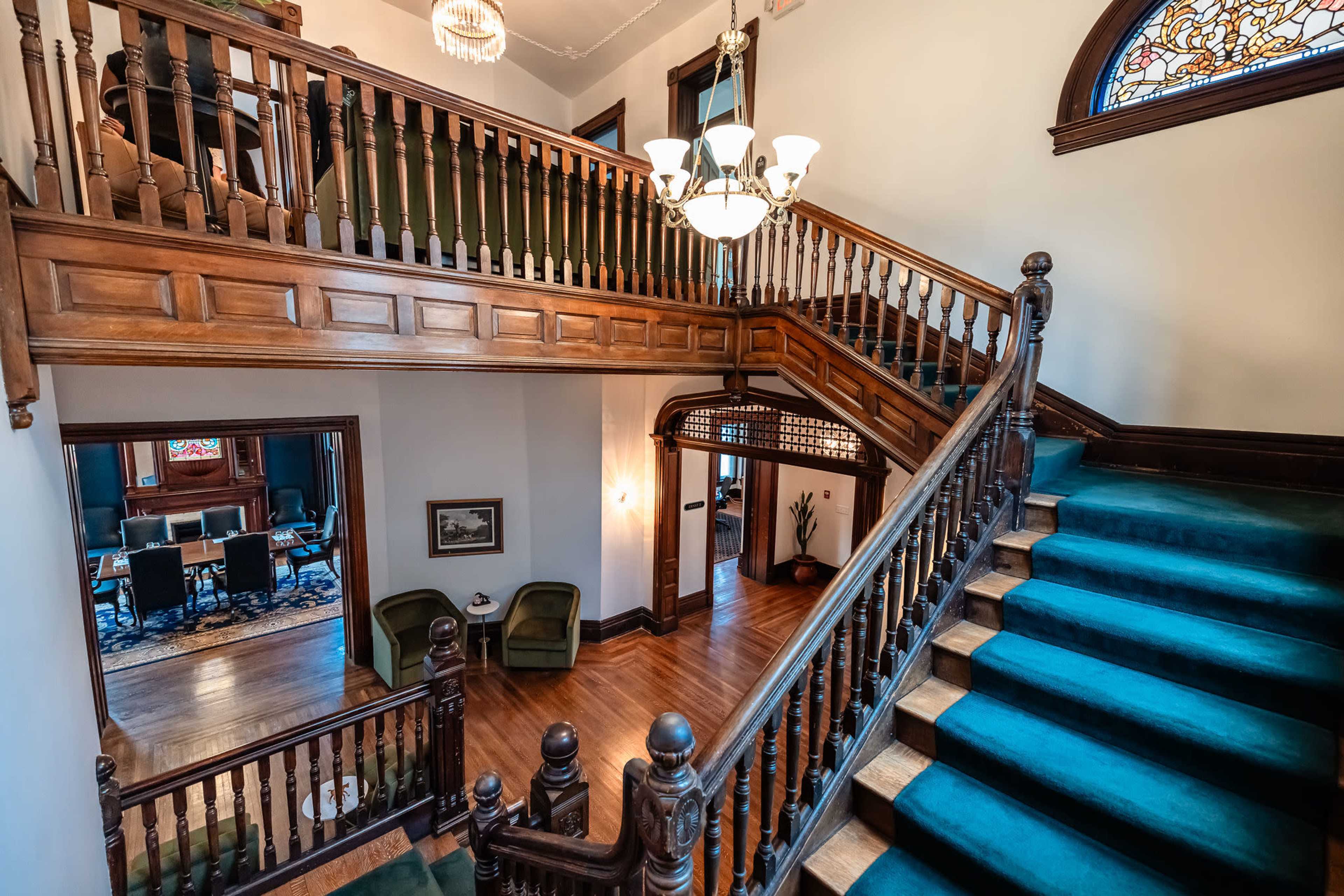 Historic Large Space with Solarium Image in Licking Riverside, Covington, KY