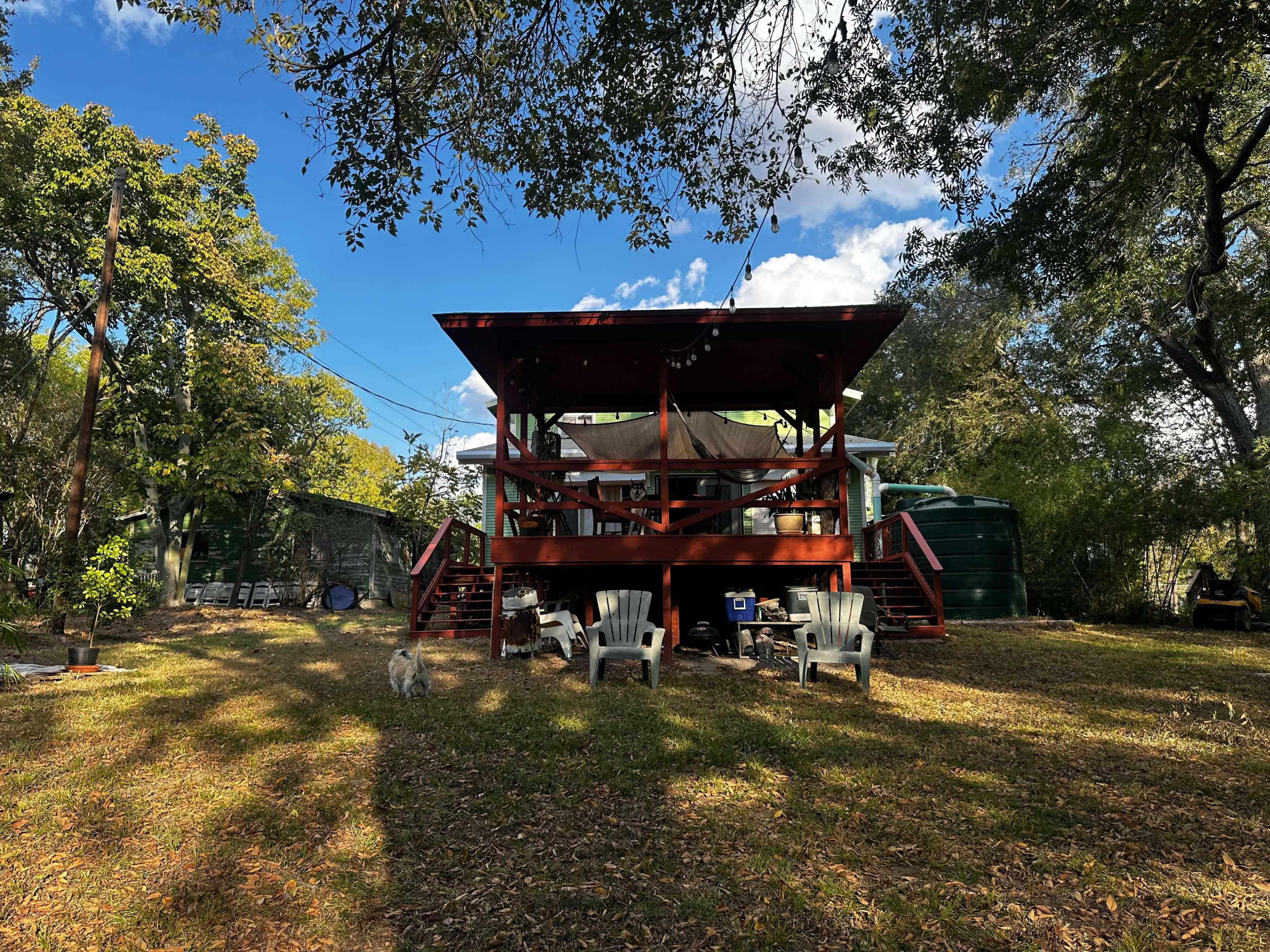 Country Farm House on the River Image in Fentress, Fentress, TX
