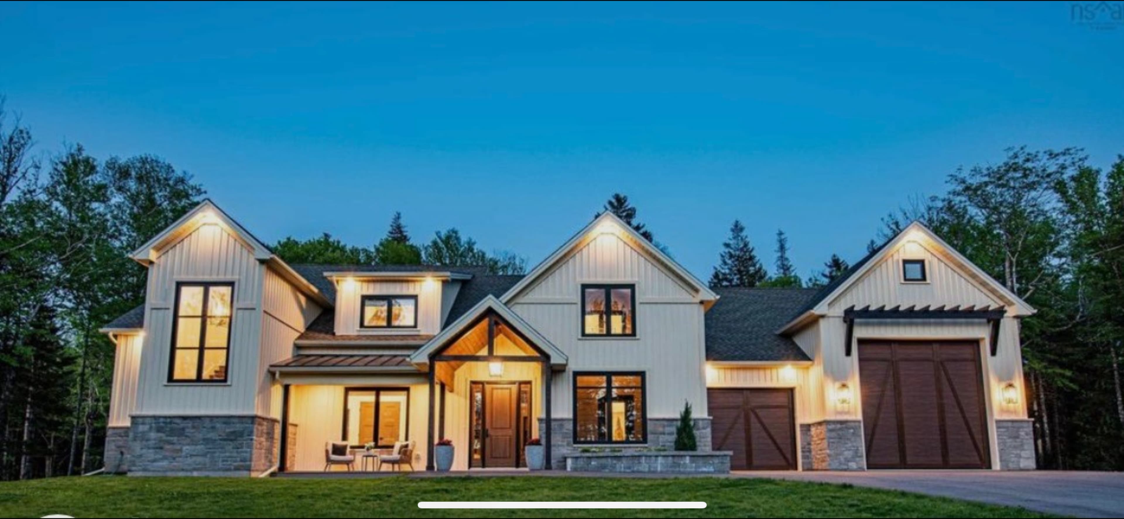 Farmhouse Modern Home Image in Uplands Park, Hammonds Plains, NS