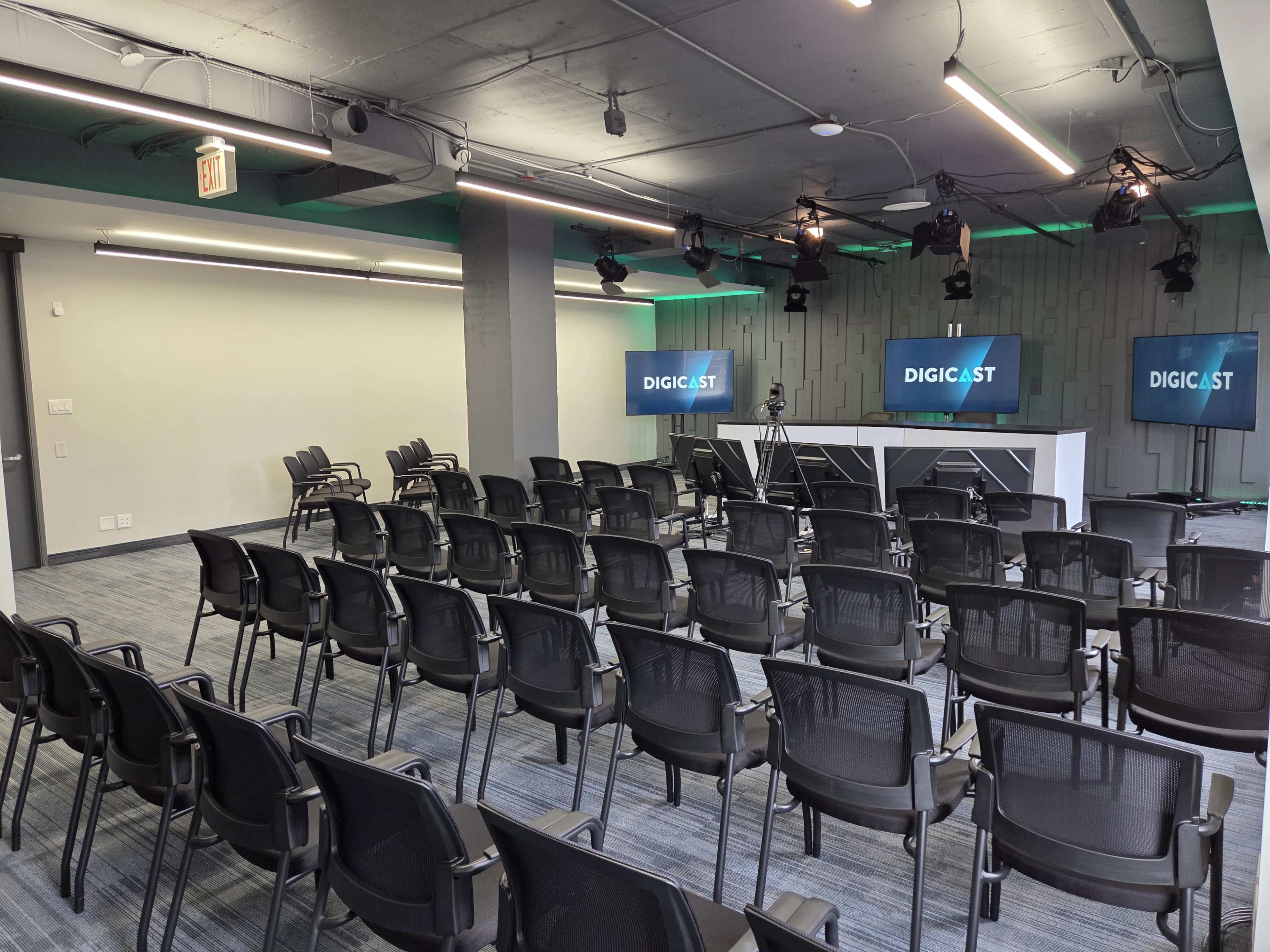 Executive Briefing Centre Image in Garden District, Toronto, ON