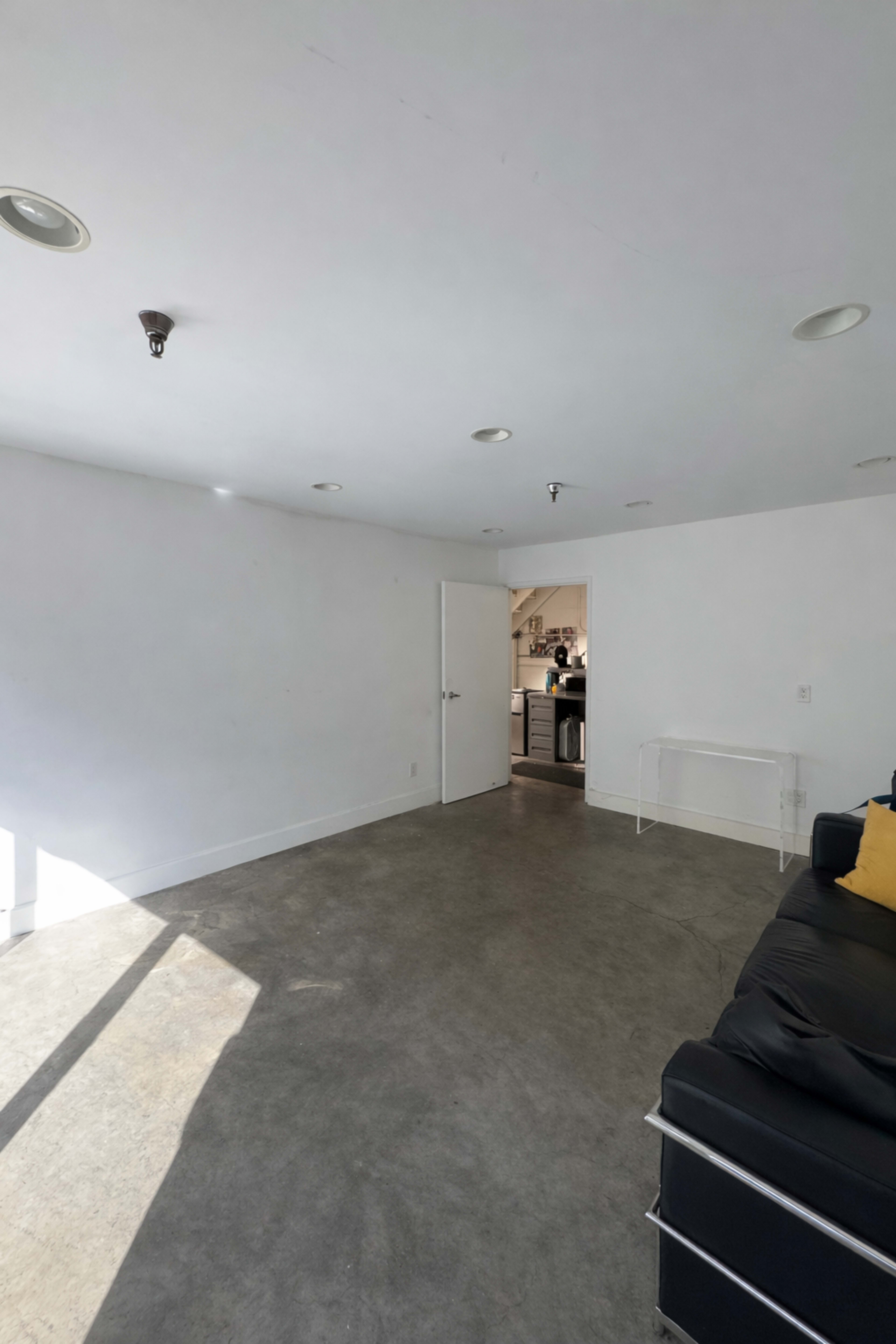 Costa Mesa Front Studio Space in Modern Creative Loft Image in Westside Costa Mesa, Costa Mesa, CA