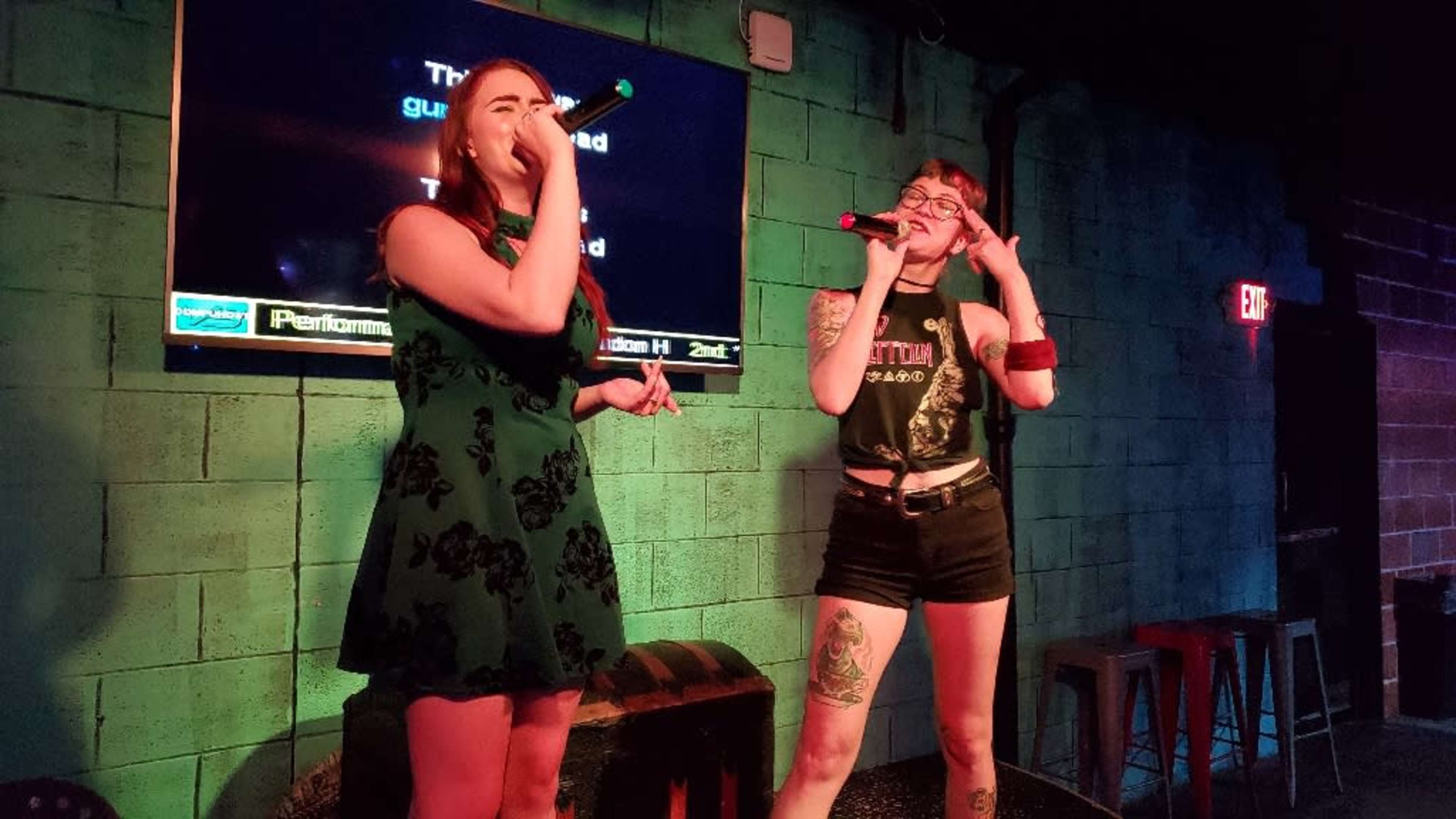 Karaoke Stage 4 Mics
