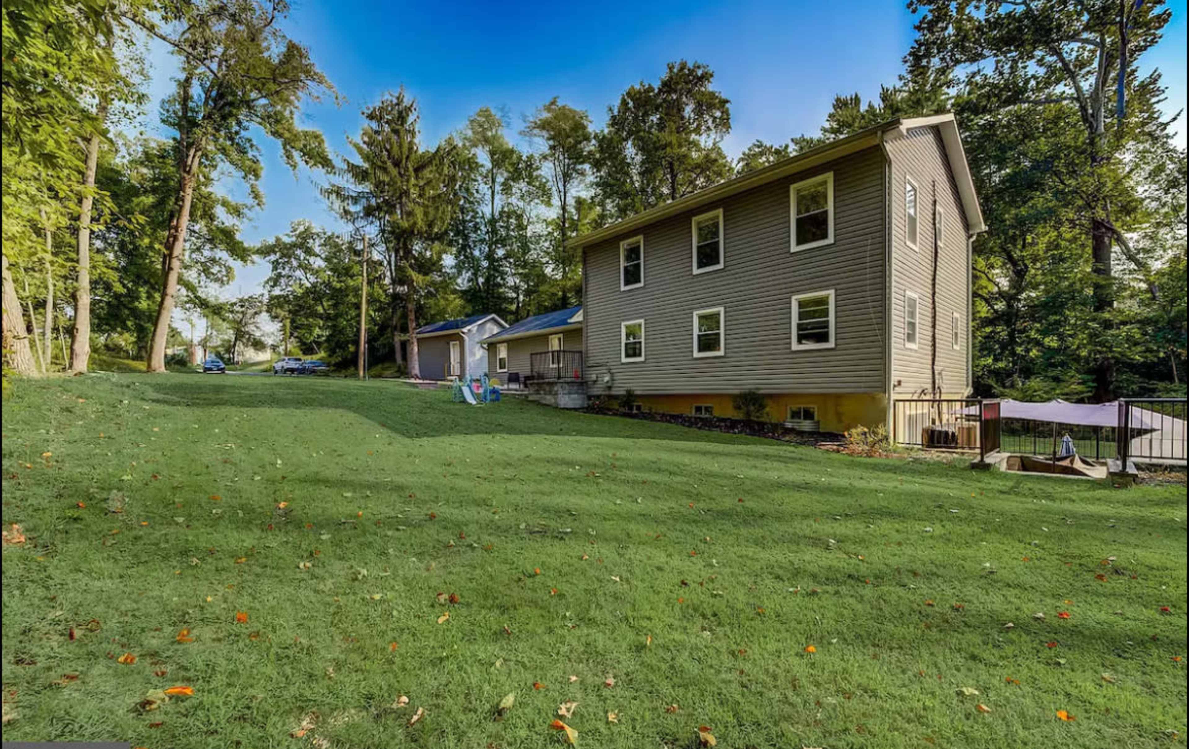Expansive Outdoor Entertaining Space for Events, Dinners, BBQs Image in Suitland-Silver Hill, Suitland, MD