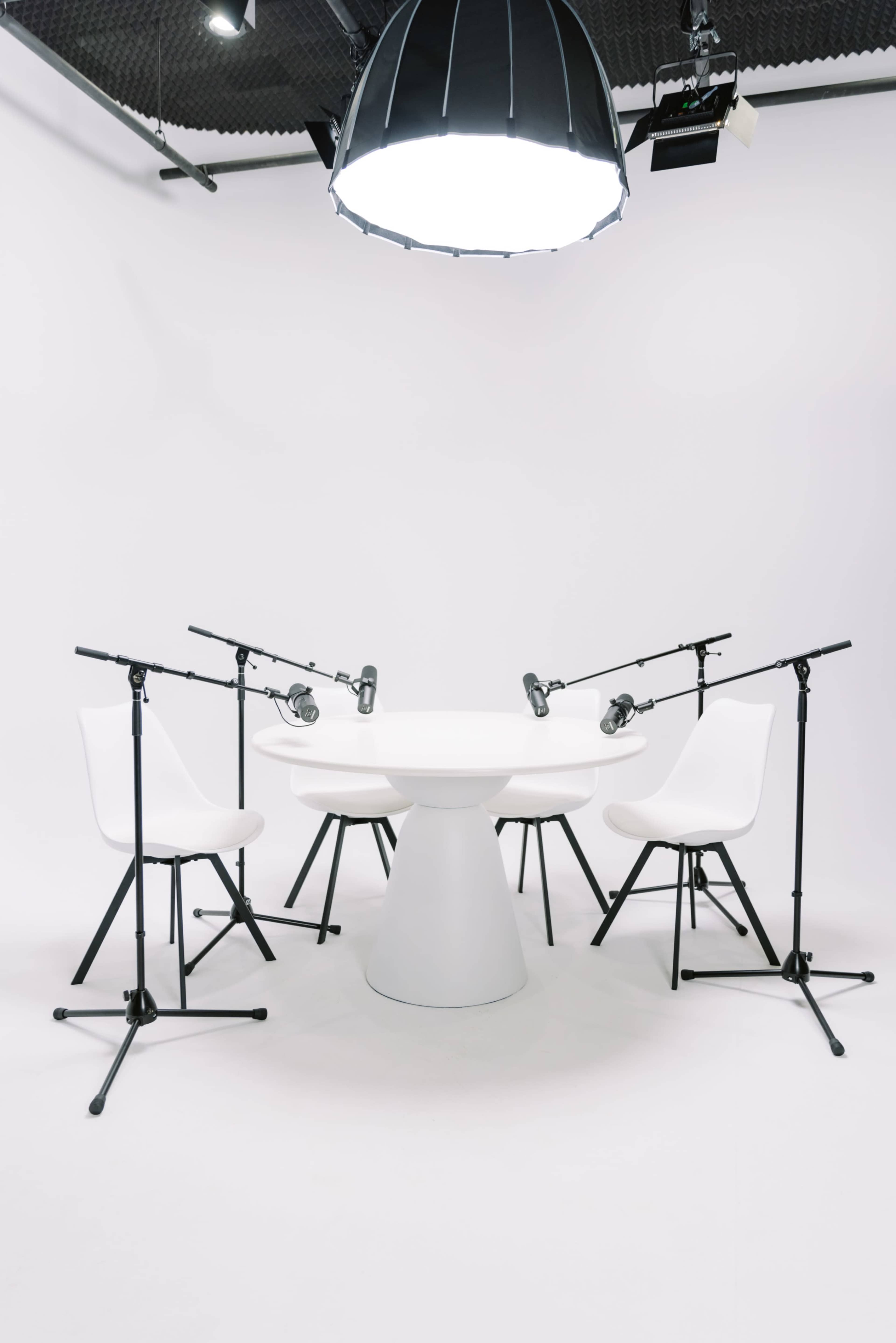 White 2-Wall Cyclorama Stage and Podcast Space | Houston Image in , Houston, TX