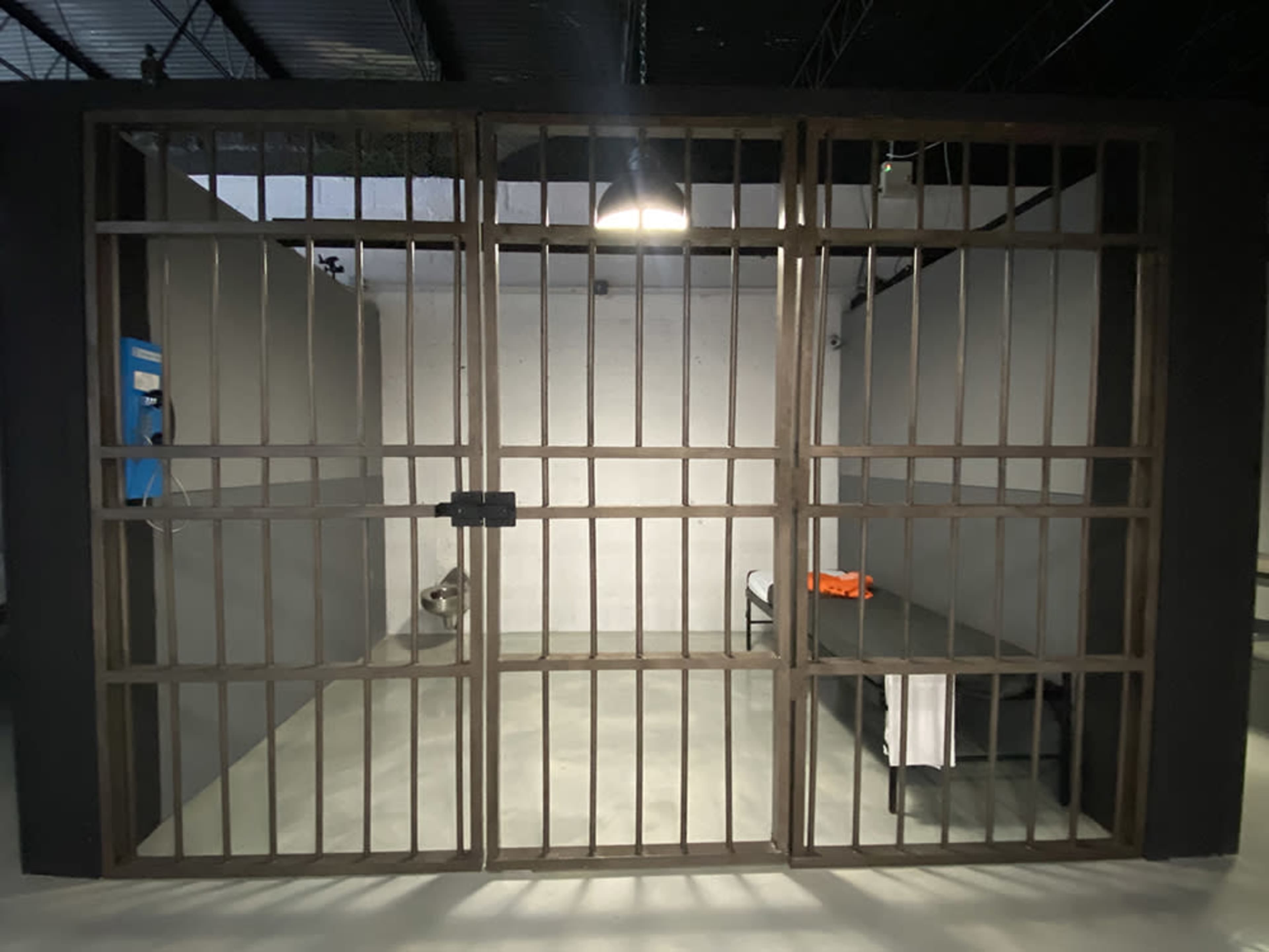 Prison | Jail Cell | Standing Set Image in Dorsey Riverbend, Fort Lauderdale, FL