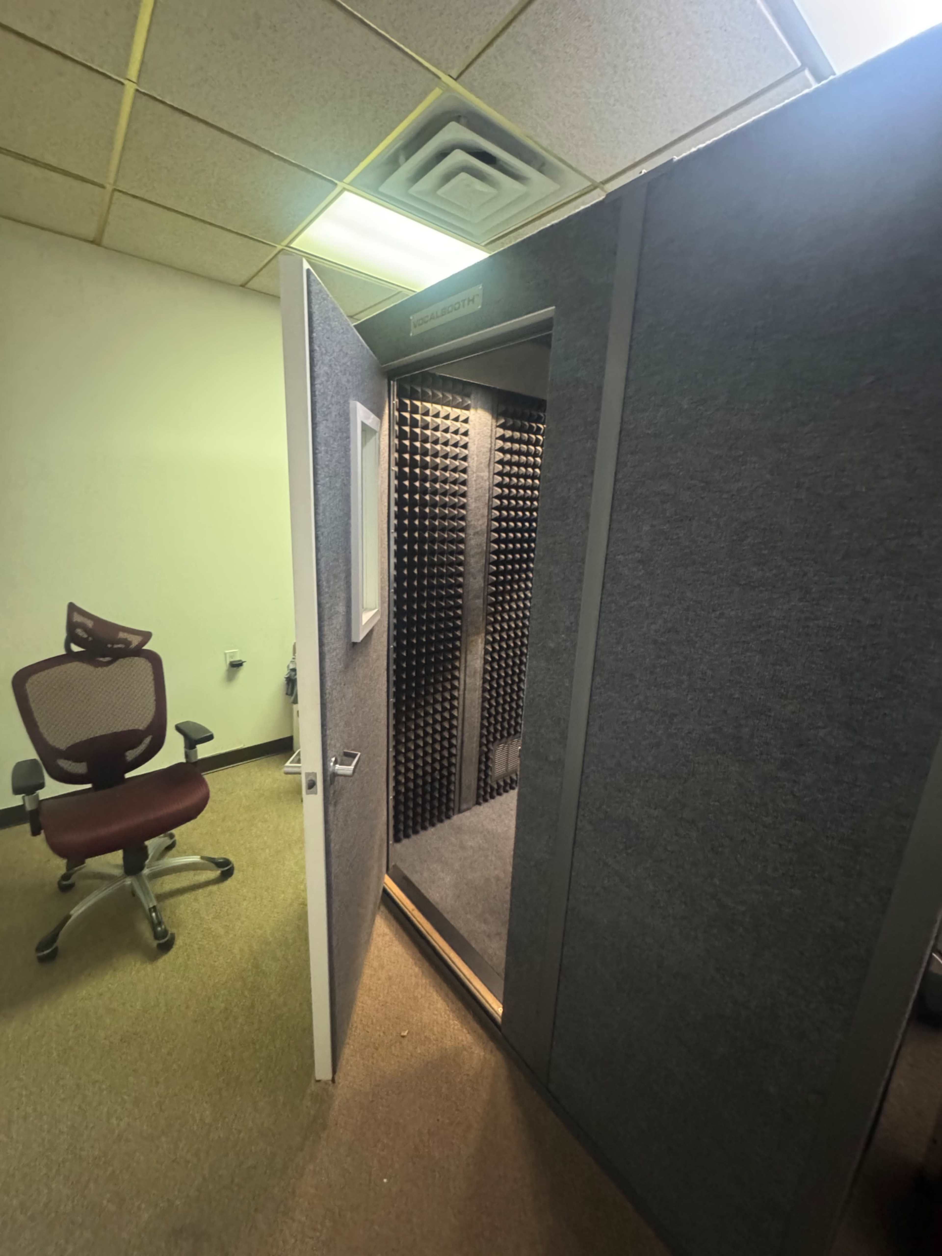 INDUSTRIAL STUDIO Image in Hempstead, Oceanside, NY