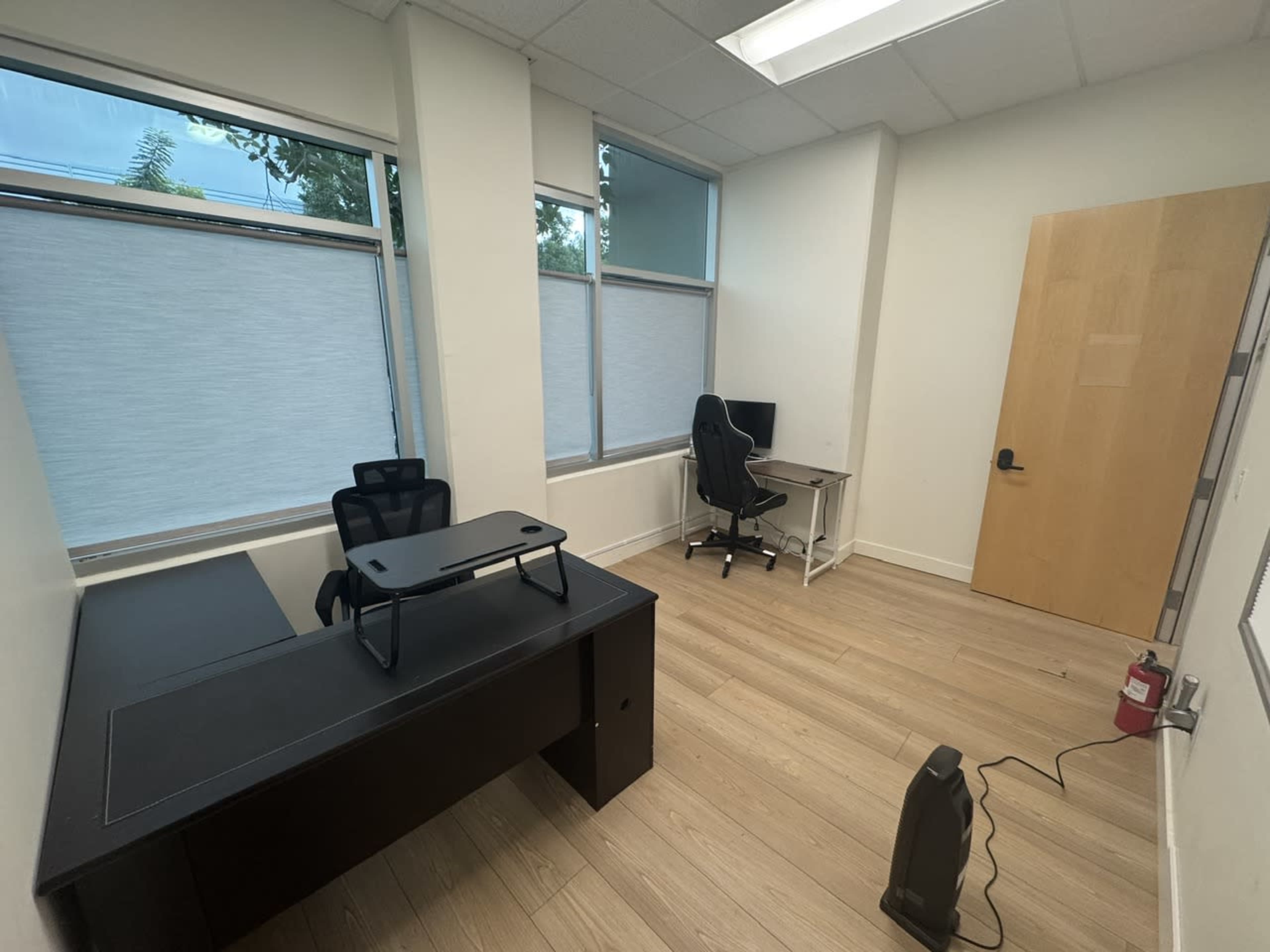 Quiet Private Office for Meetings, Therapy, Zoom Calls & Work Sessions Image in West Garden Grove, GARDEN GROVE, CA