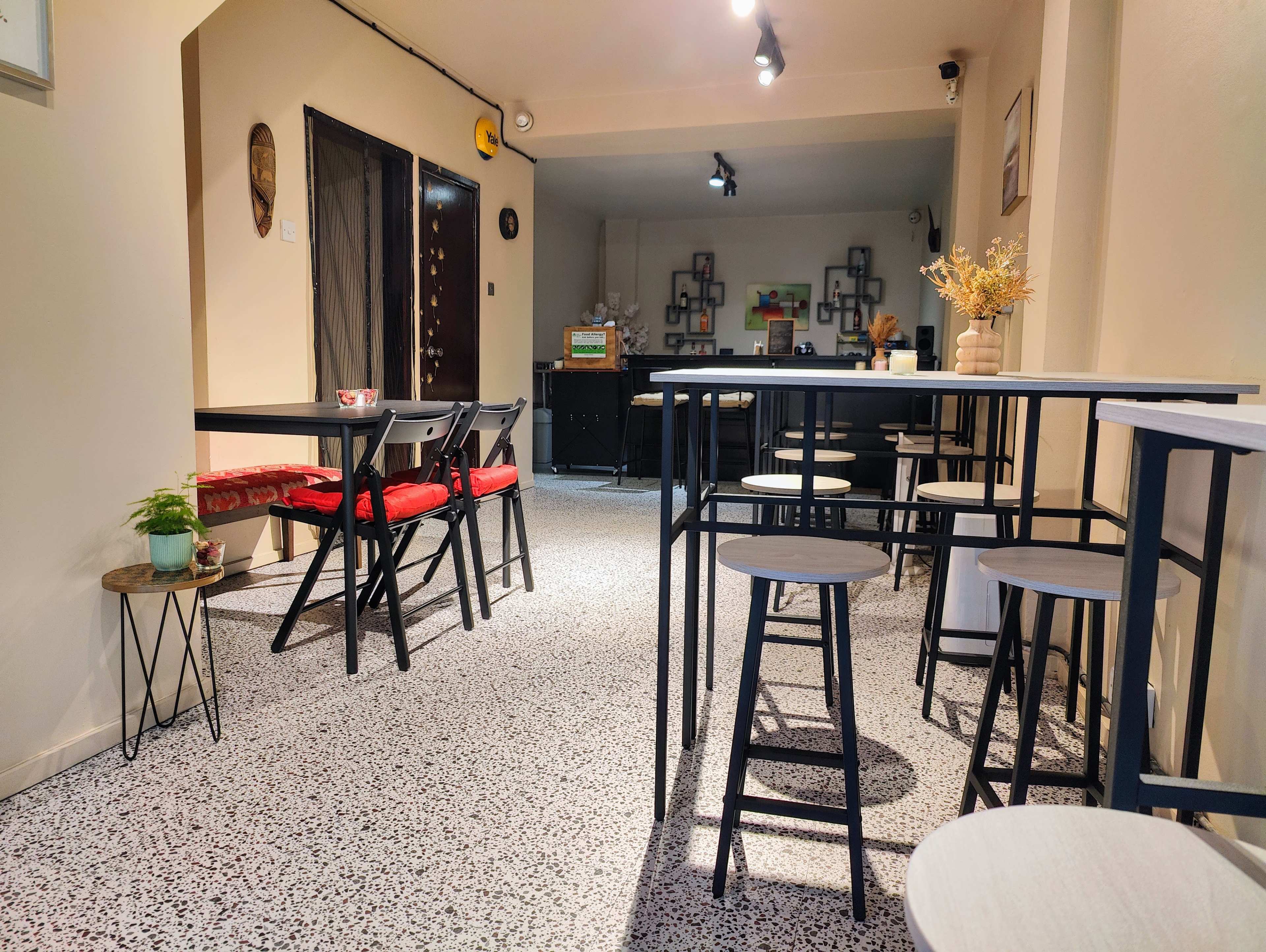 Cosy Little Café Image in London, London, ENG