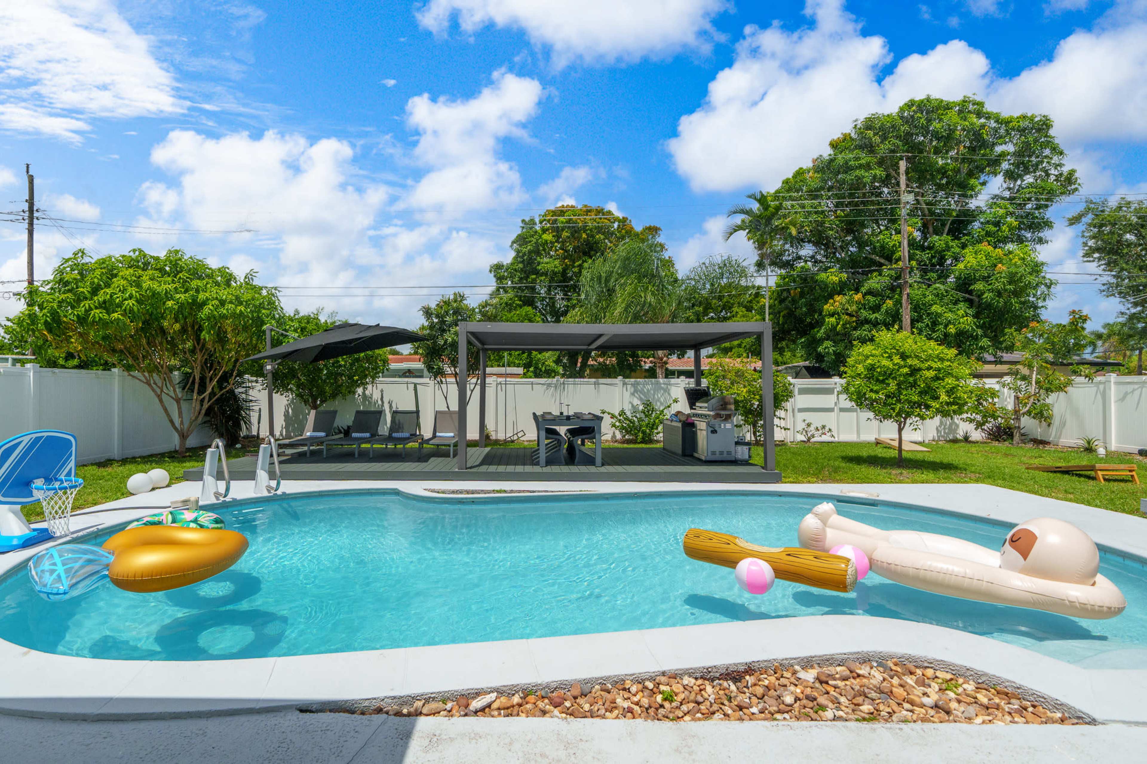 Awesome Open Space 5-bed Luxury Shooting space / rentable 1+ night Image in Hollywood Hills, Hollywood, FL