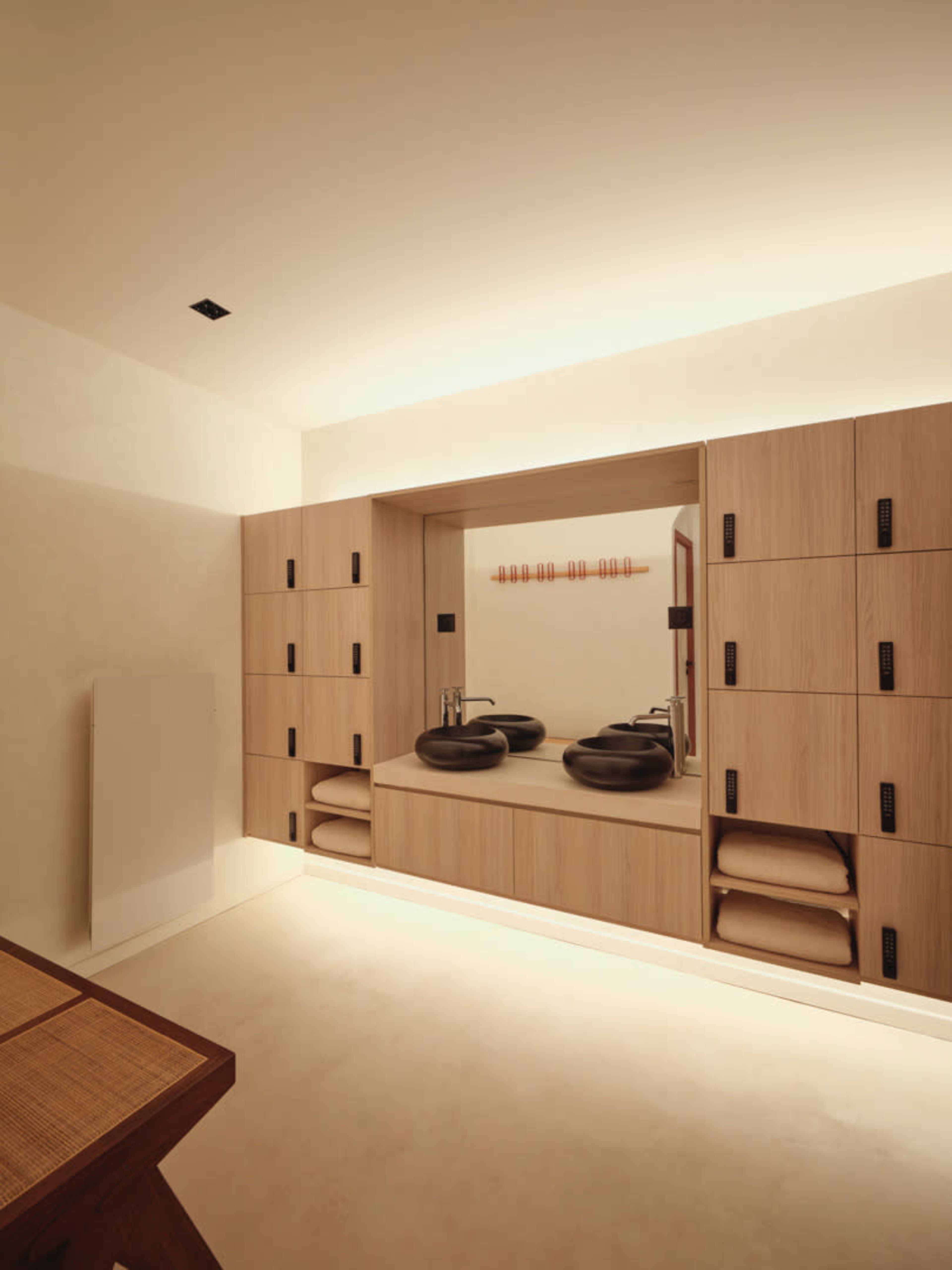 SALLE COSY, TOUTE EQUIPEE ET ACOUSTIQUE DE 72m2 AU COEUR DU 7E Image in Gros-Caillou, Paris