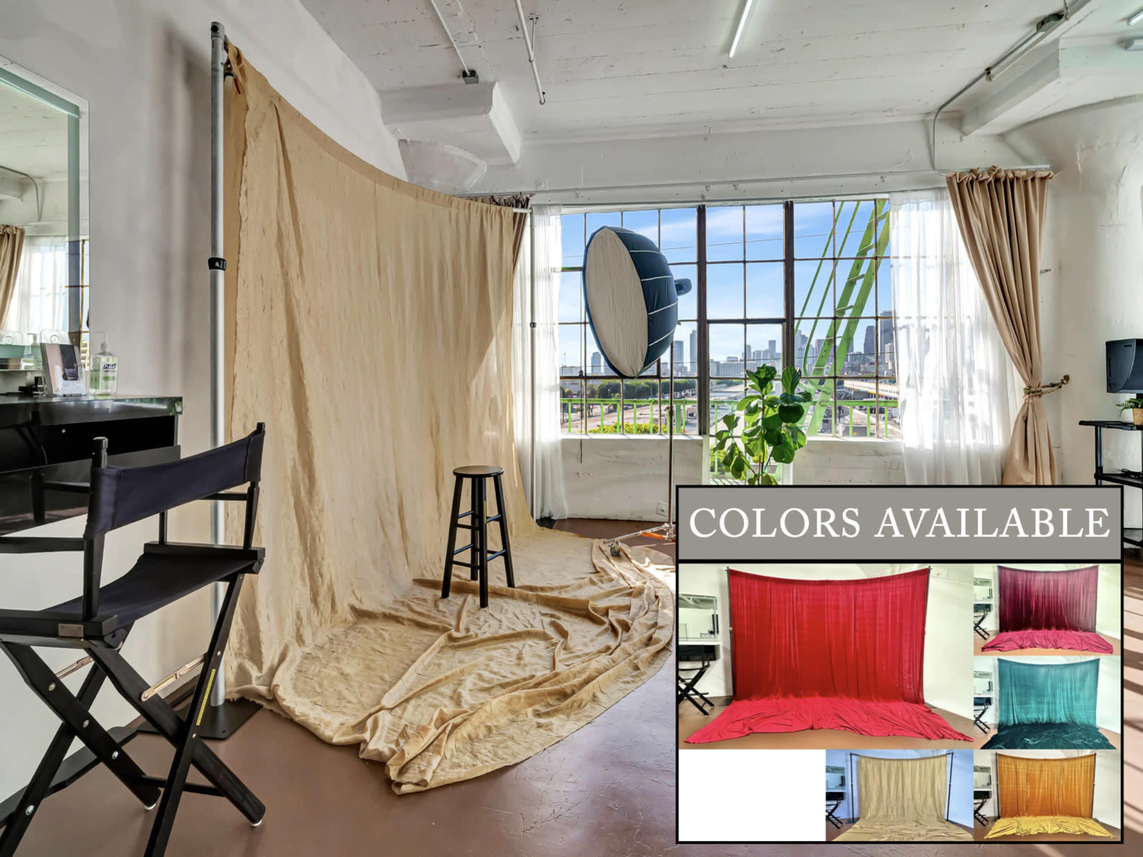 406: Bright Natural Light Cyc Wall Studio w/ Skyline View & FREE LIGHTING/EQUIPMENT! (AC & Heater Available!) Image in Central LA, Los Angeles, CA