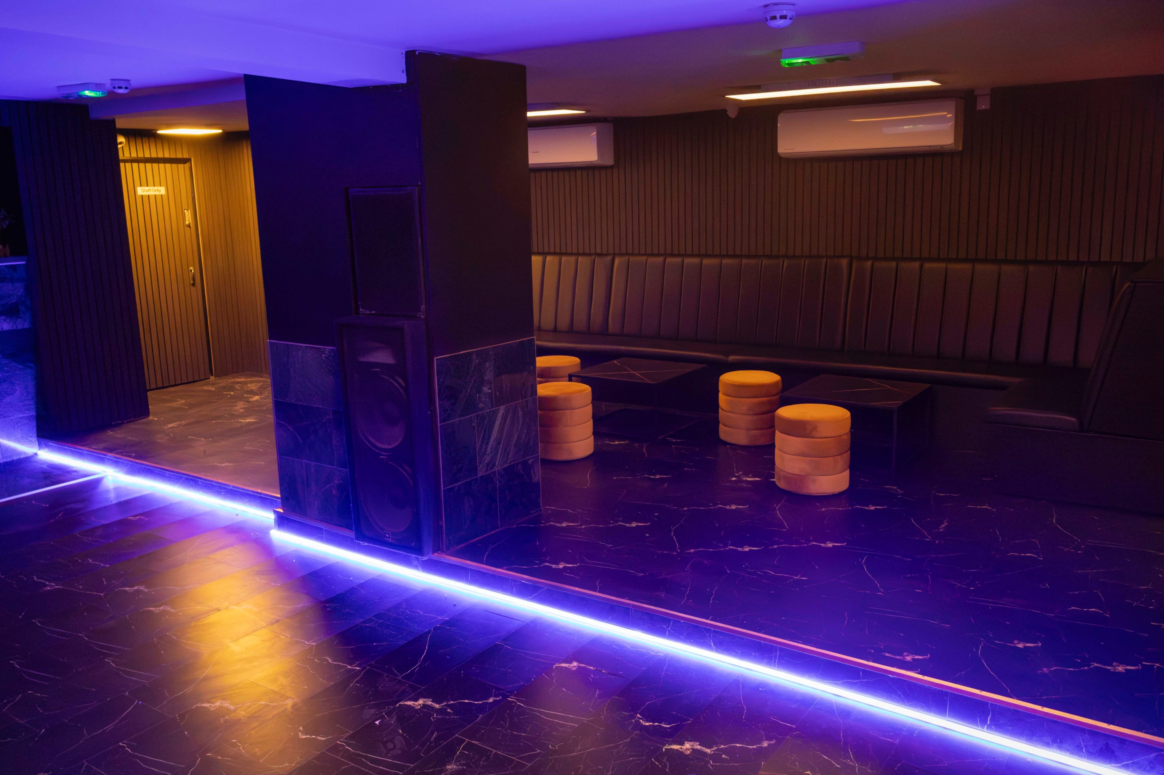 Flexible Basement Bar with Modern Interior Image in London, London, ENG