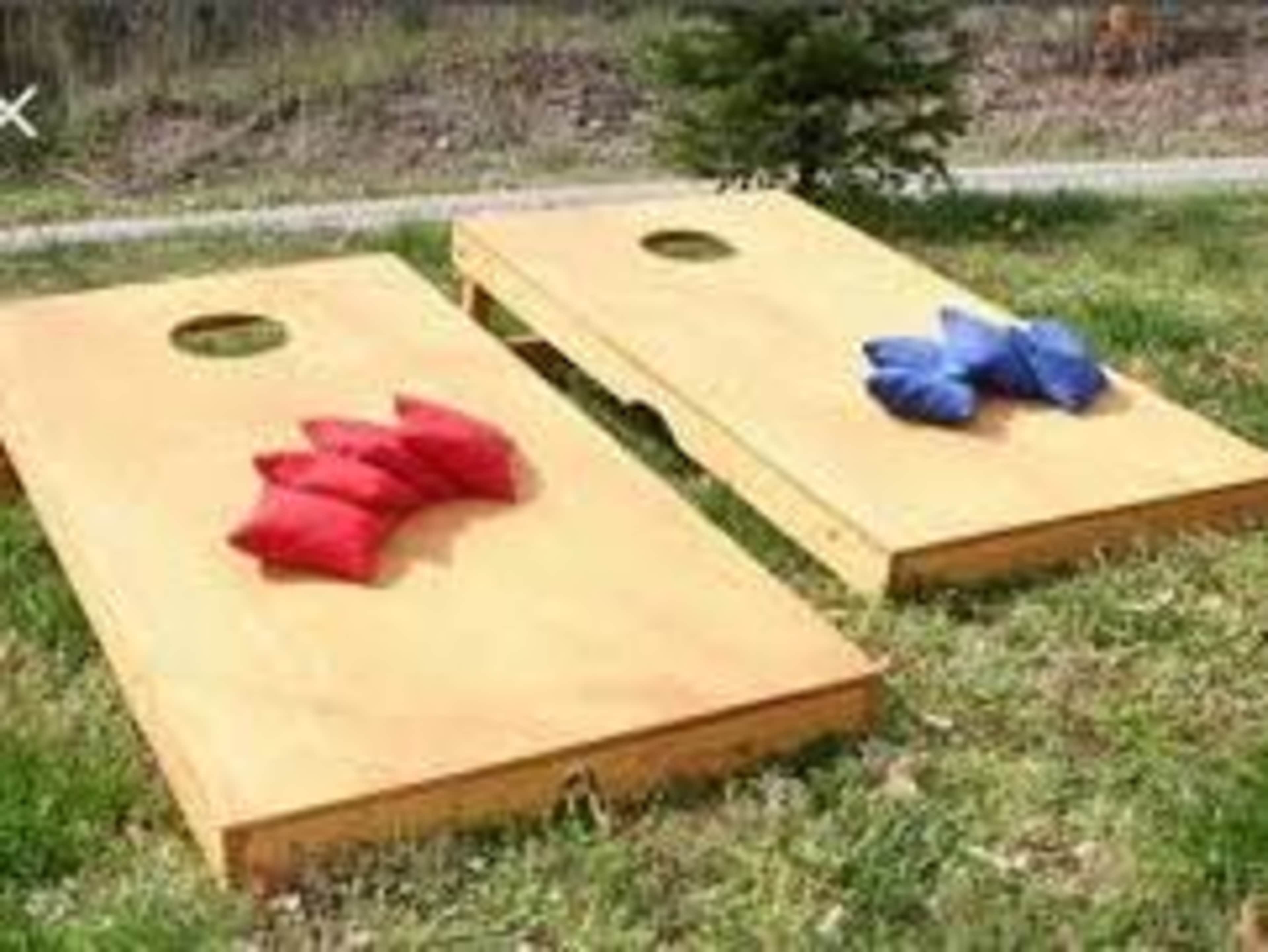 Game: Giant CornHole 