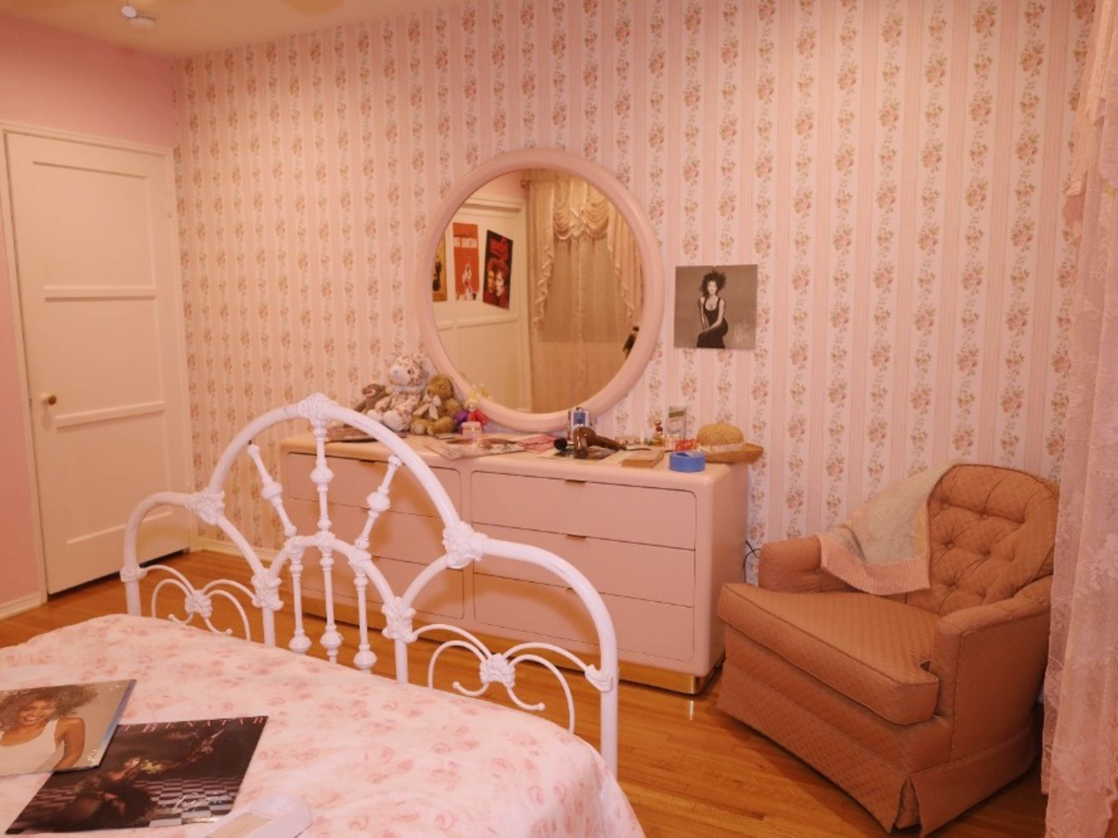 Vintage Pink Floral Bedroom 