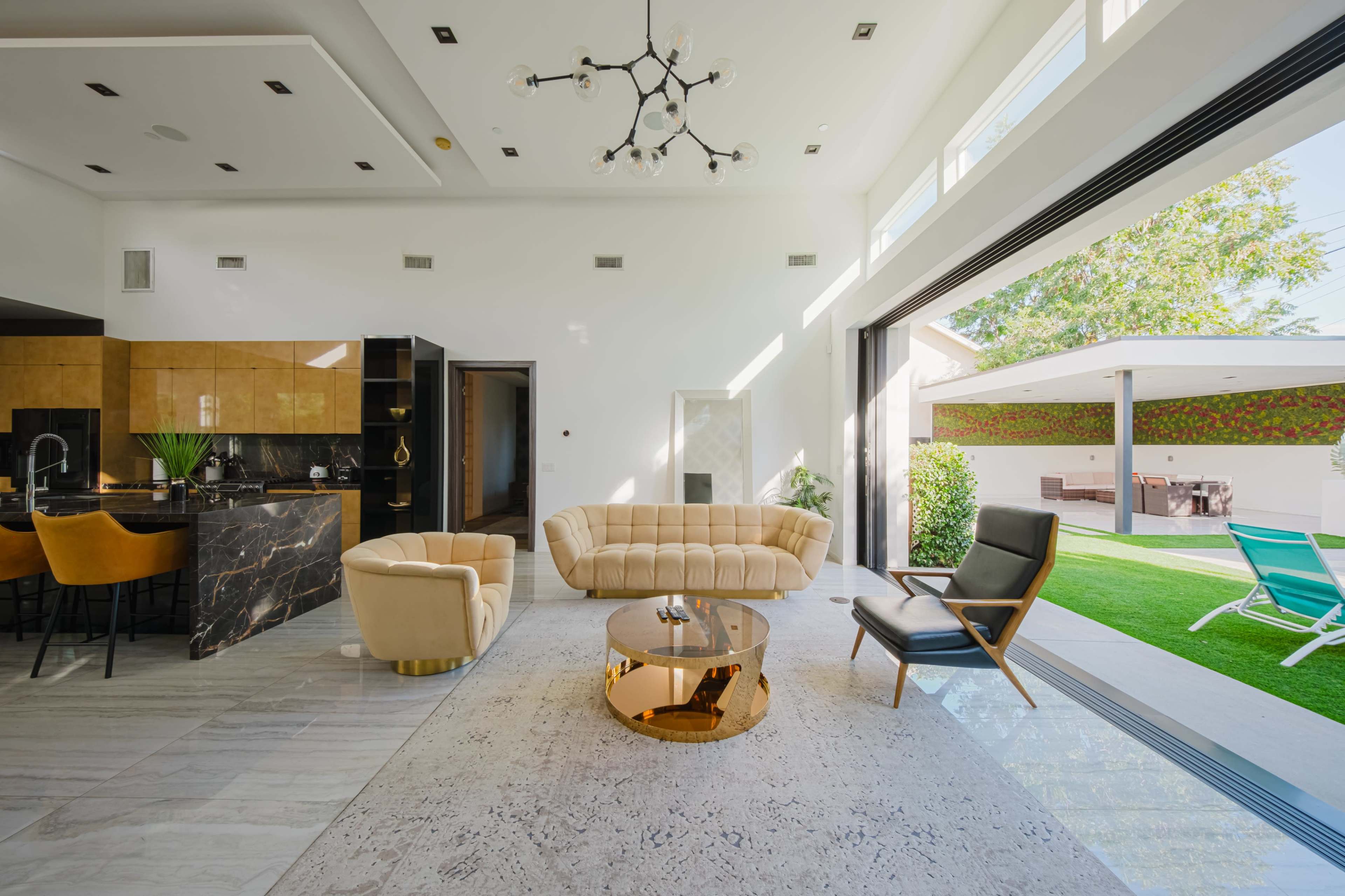 CHIC OASIS OF LIGHT AND LUXURY Image in Valley Village, Los Angeles, CA
