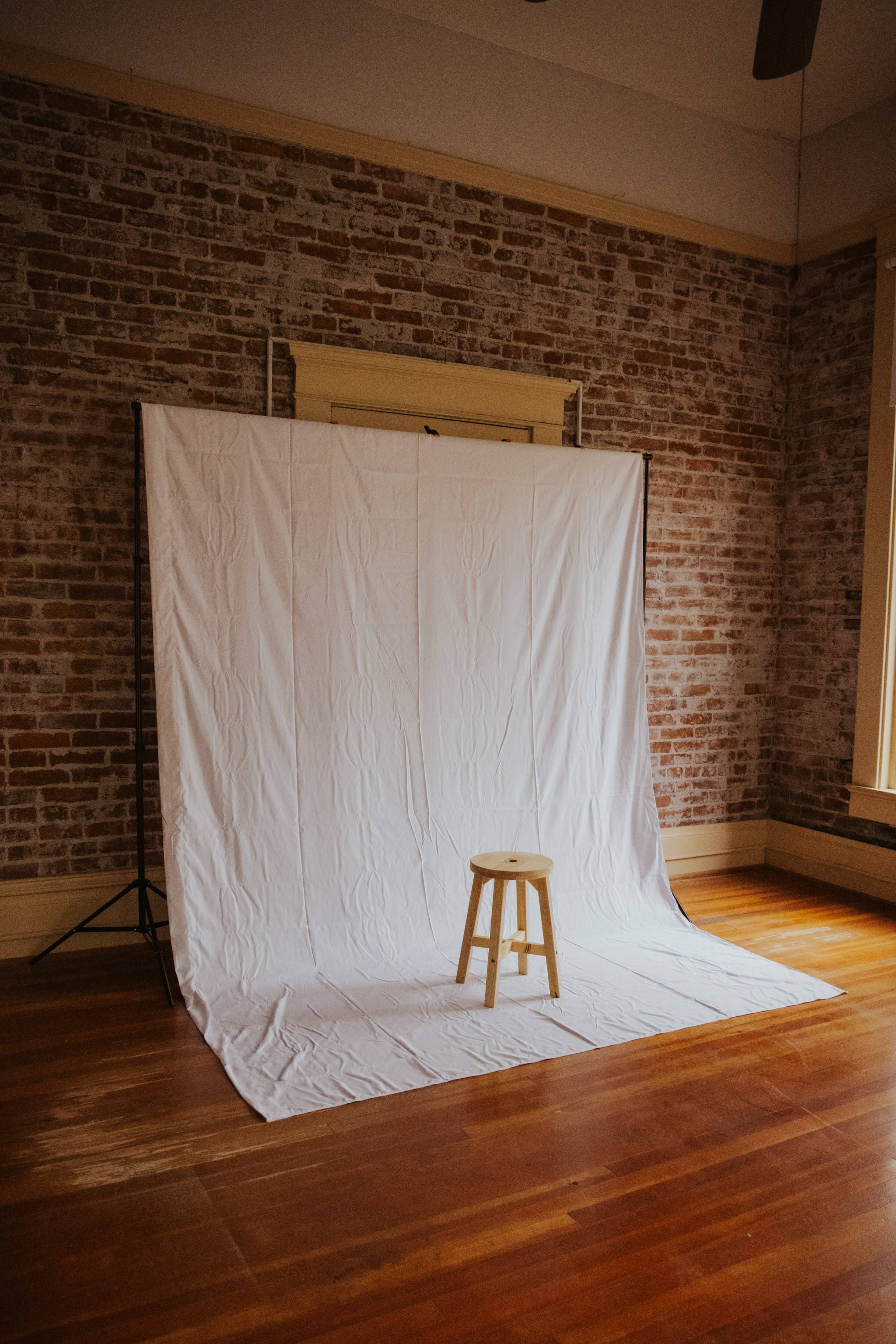 Downtown Studio with Natural Light Image in McMinnville, McMinnville, OR