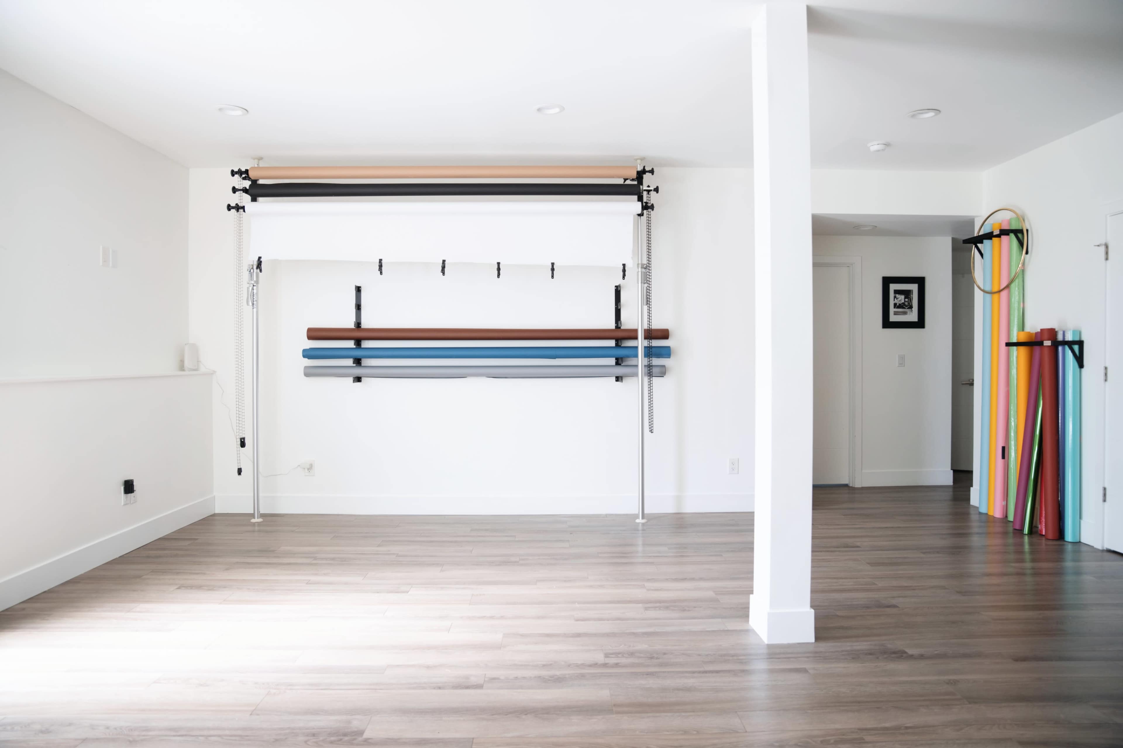 Comfortable Portrait Studio with Profoto Gear, Backdrops & Full Amenities – Pet Friendly! Image in Gatewood, Seattle, WA