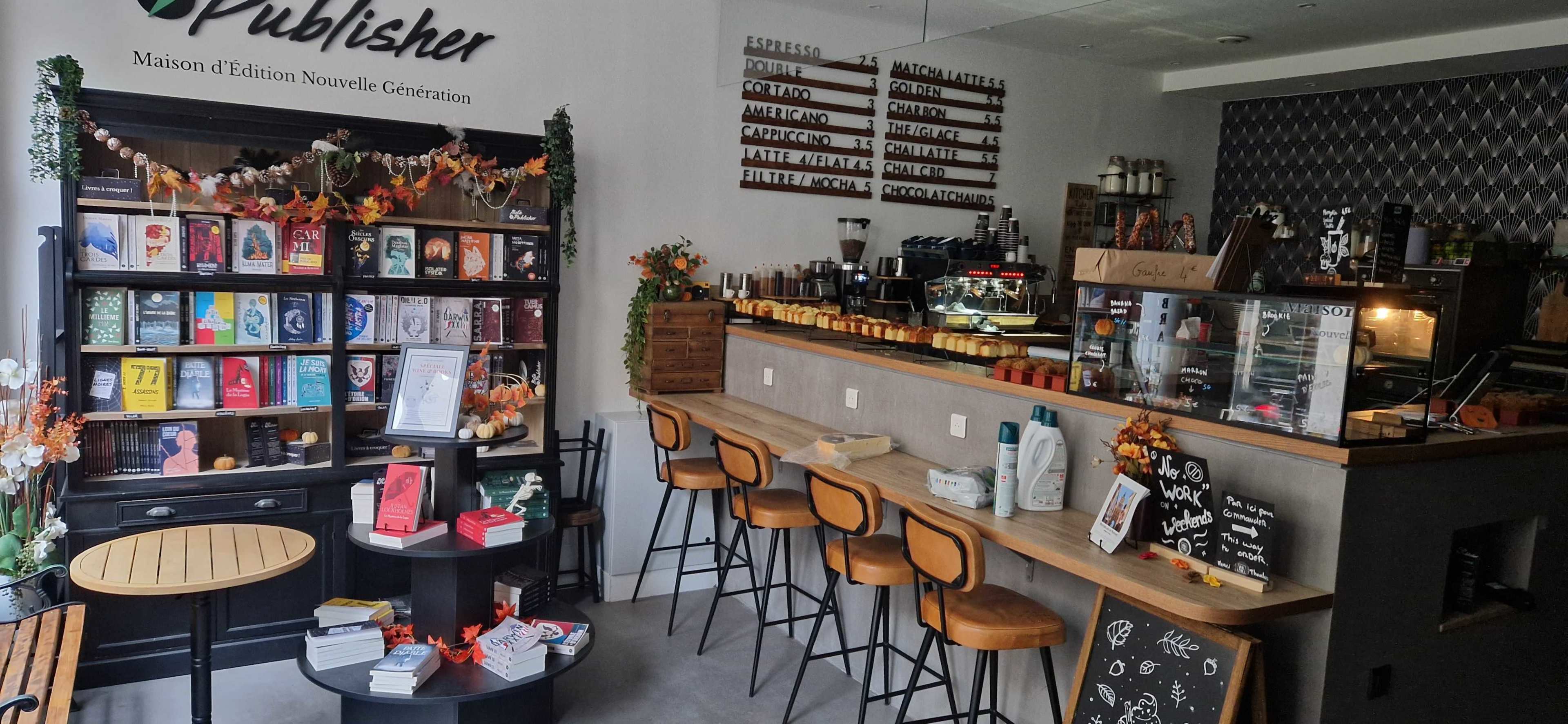 Coffee-shop librairie élégant Image dans Saint-Georges, Paris, 