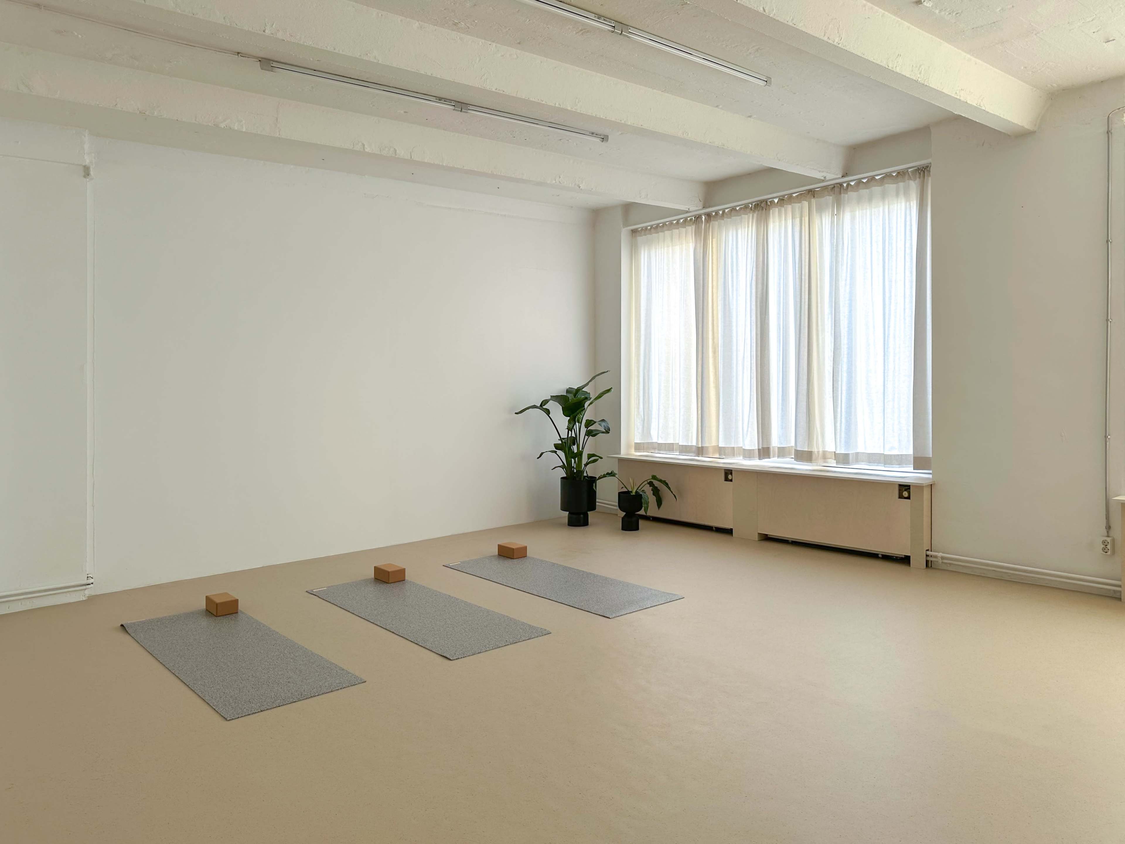 Tageslichtstudio in Neukölln im 3. Stock mit Ausblick Image in Neukölln, Berlin, 