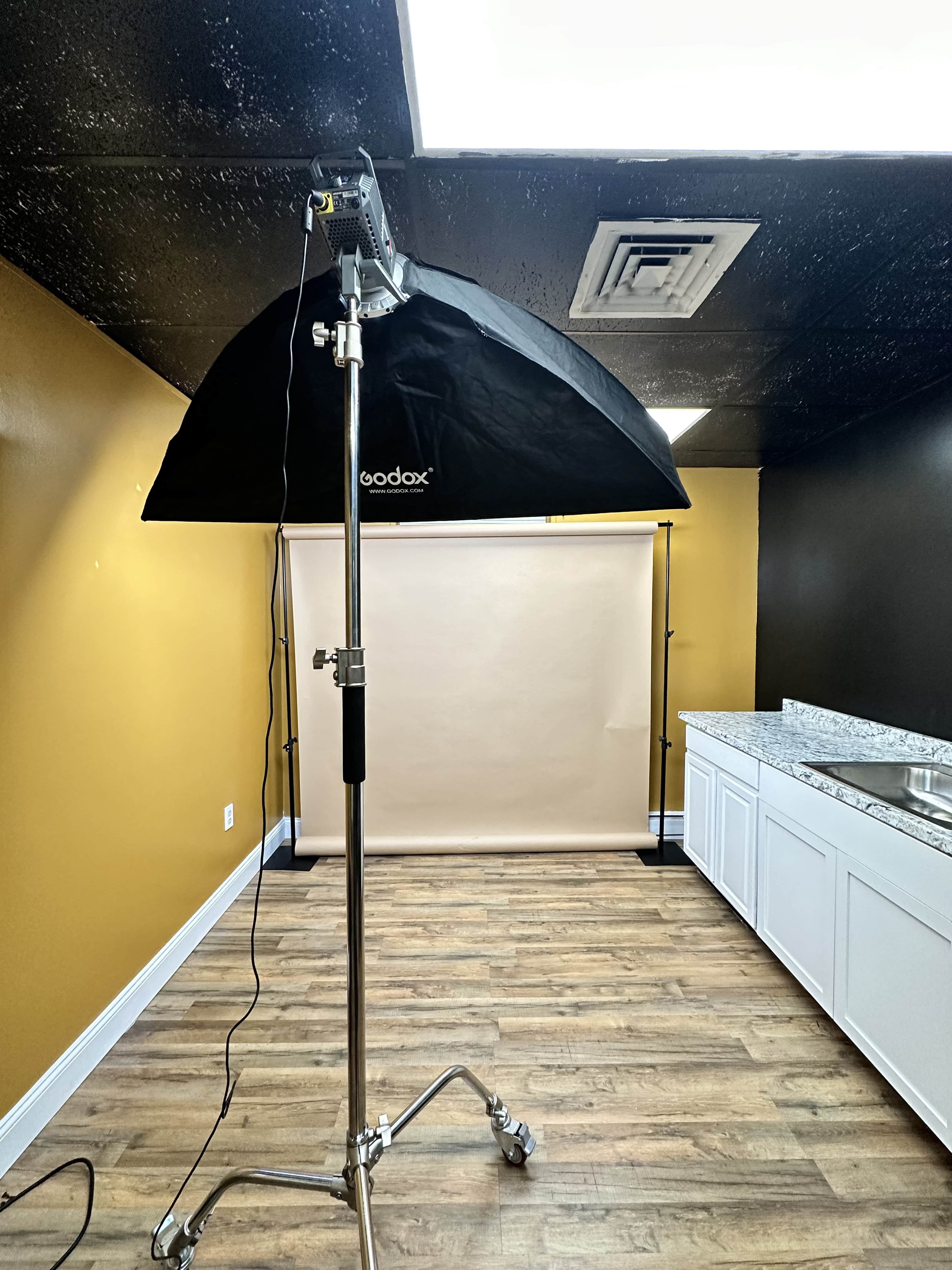 Serene Wellness & Creative Space – Perfect for Massage, Photoshoots, Meetings Image in West Haven, West Haven, CT