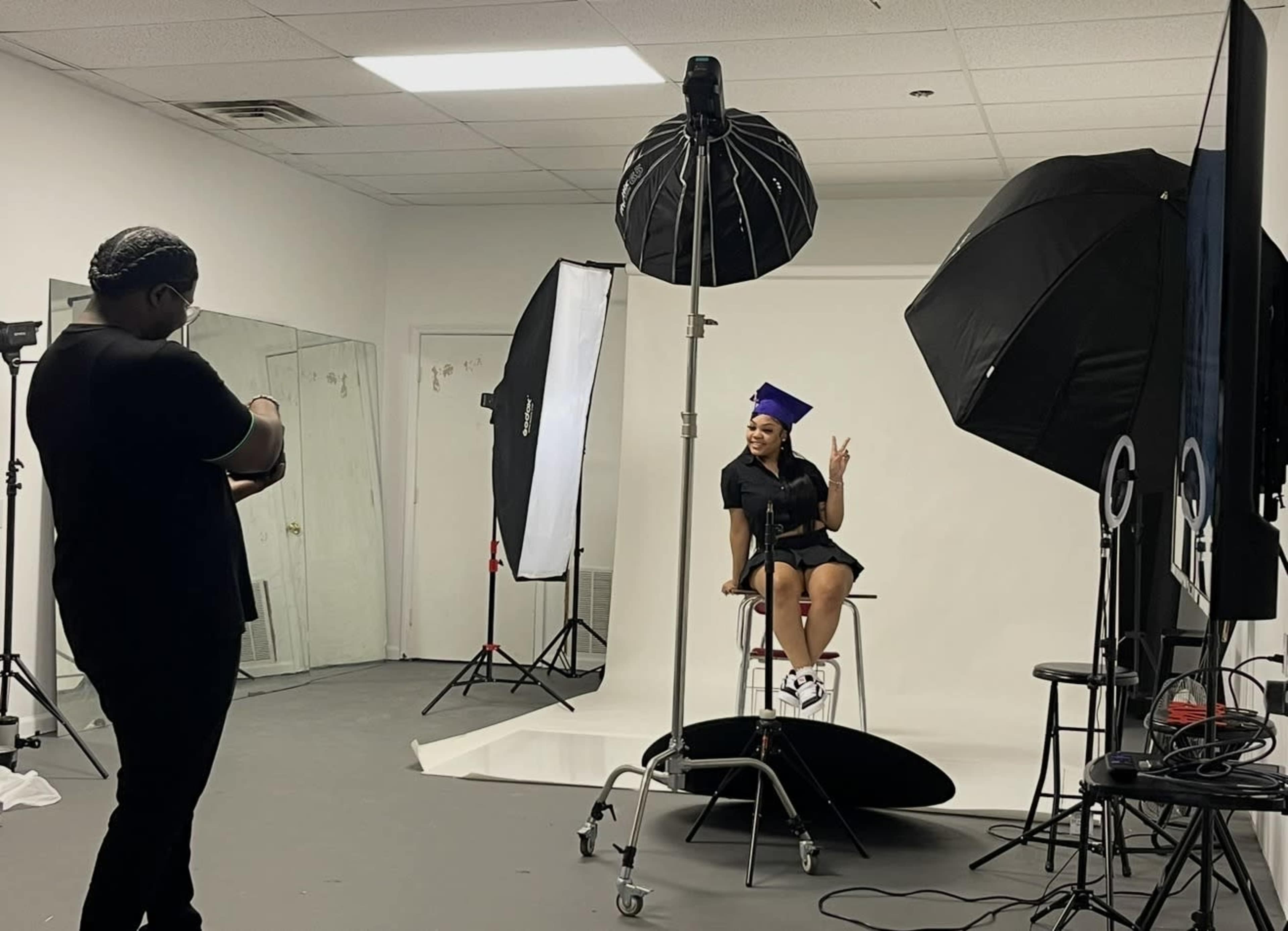 Private Creative Content Studio with Lighting, Backdrops & Separate Entrance Image in Crooked Creek, Indianapolis, IN