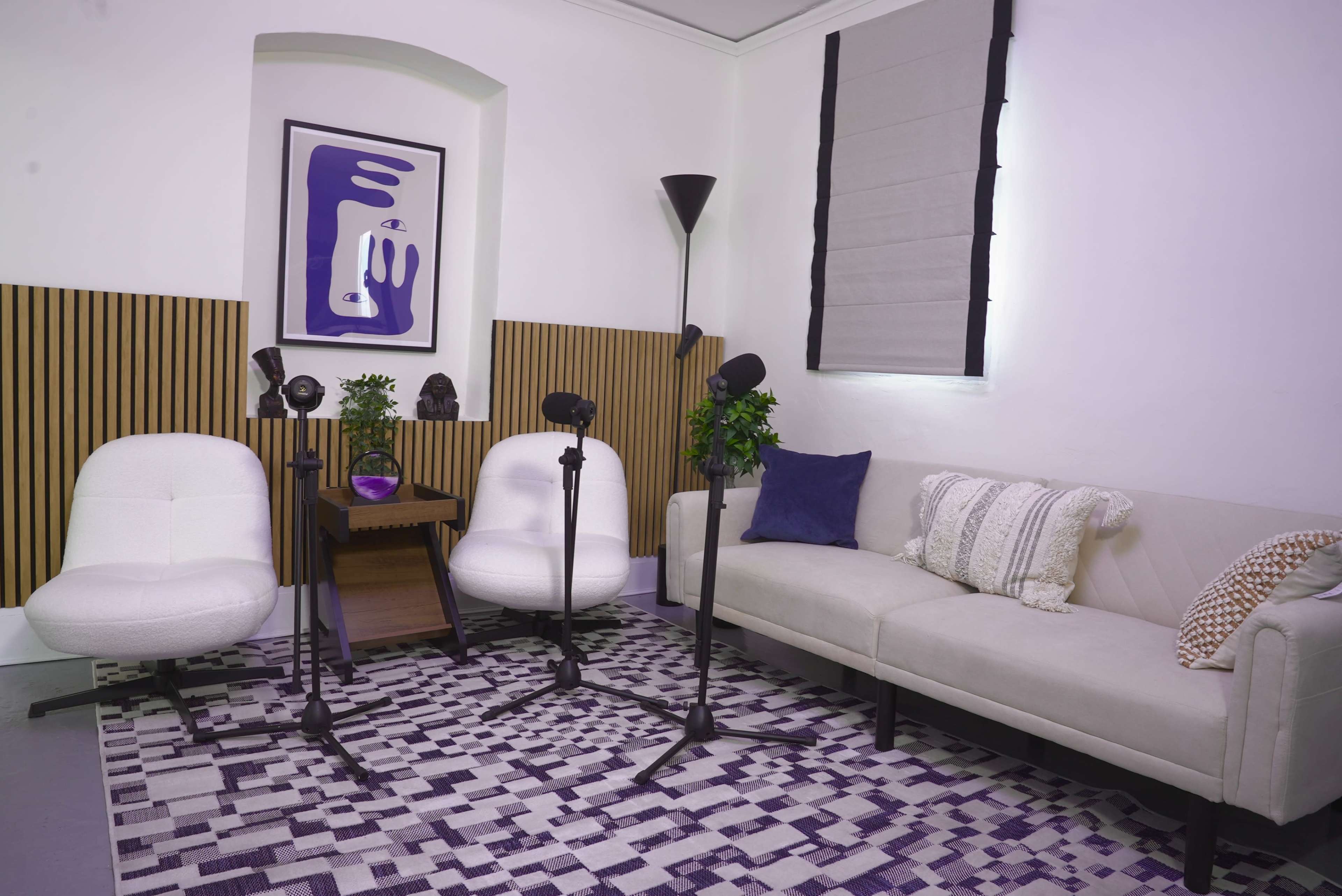 "Modern Podcast Barking" Image in Bromley, London, ENG