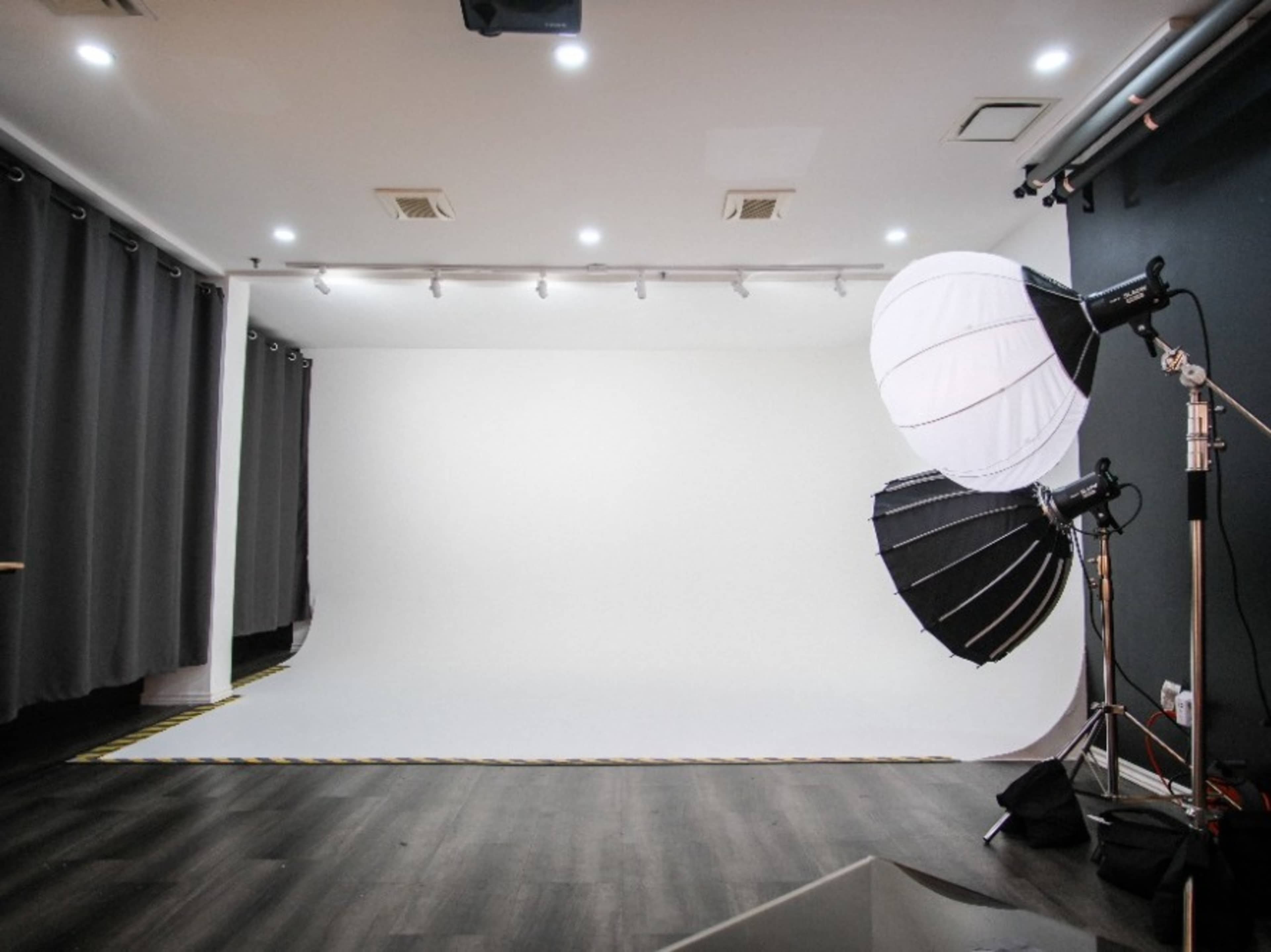 Freshly Painted Cyclorama Wall - 48hr notice req.