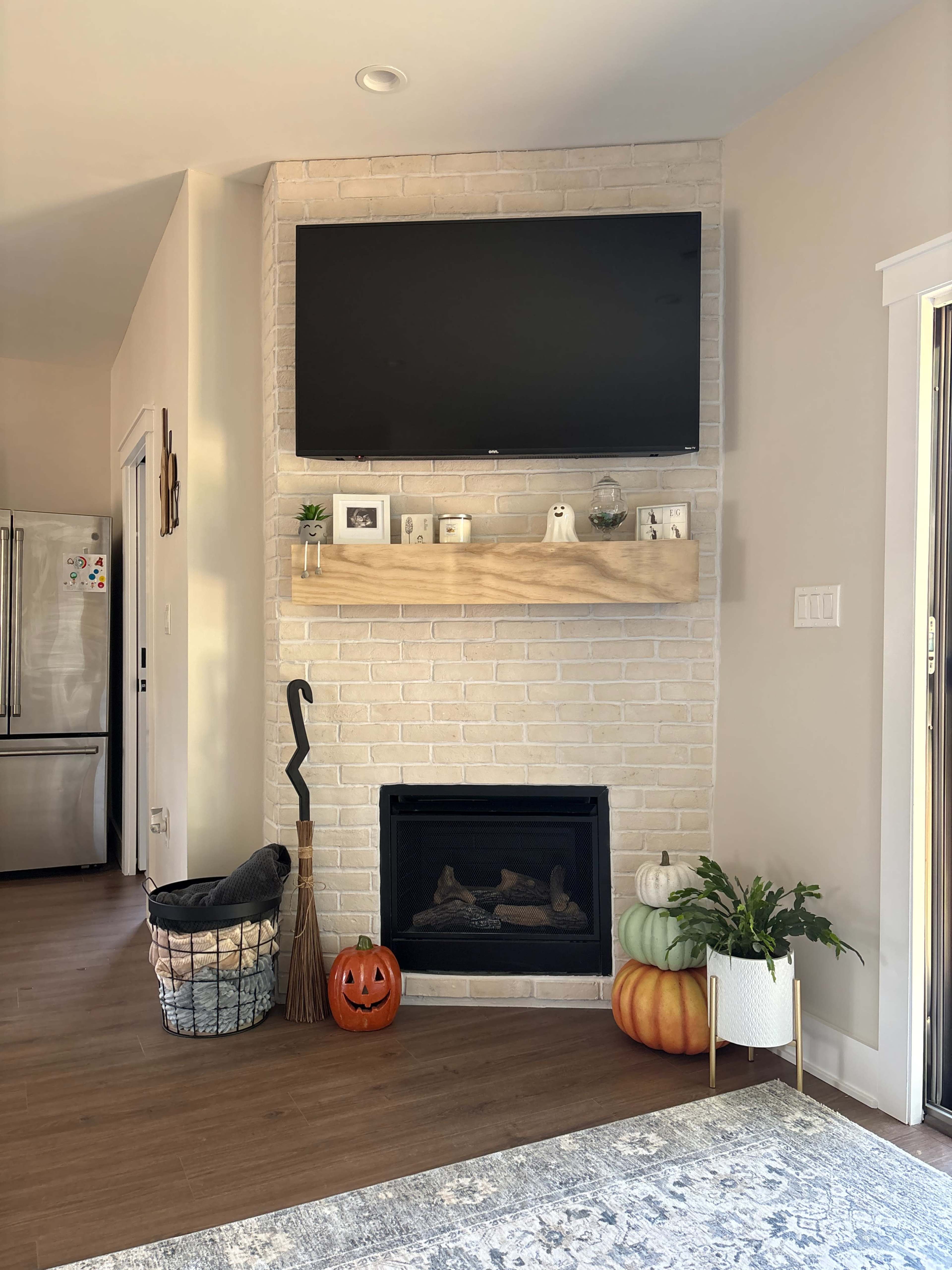 Suburb, house, modern farmhouse decor Image in Babylon, West Babylon, NY, NY