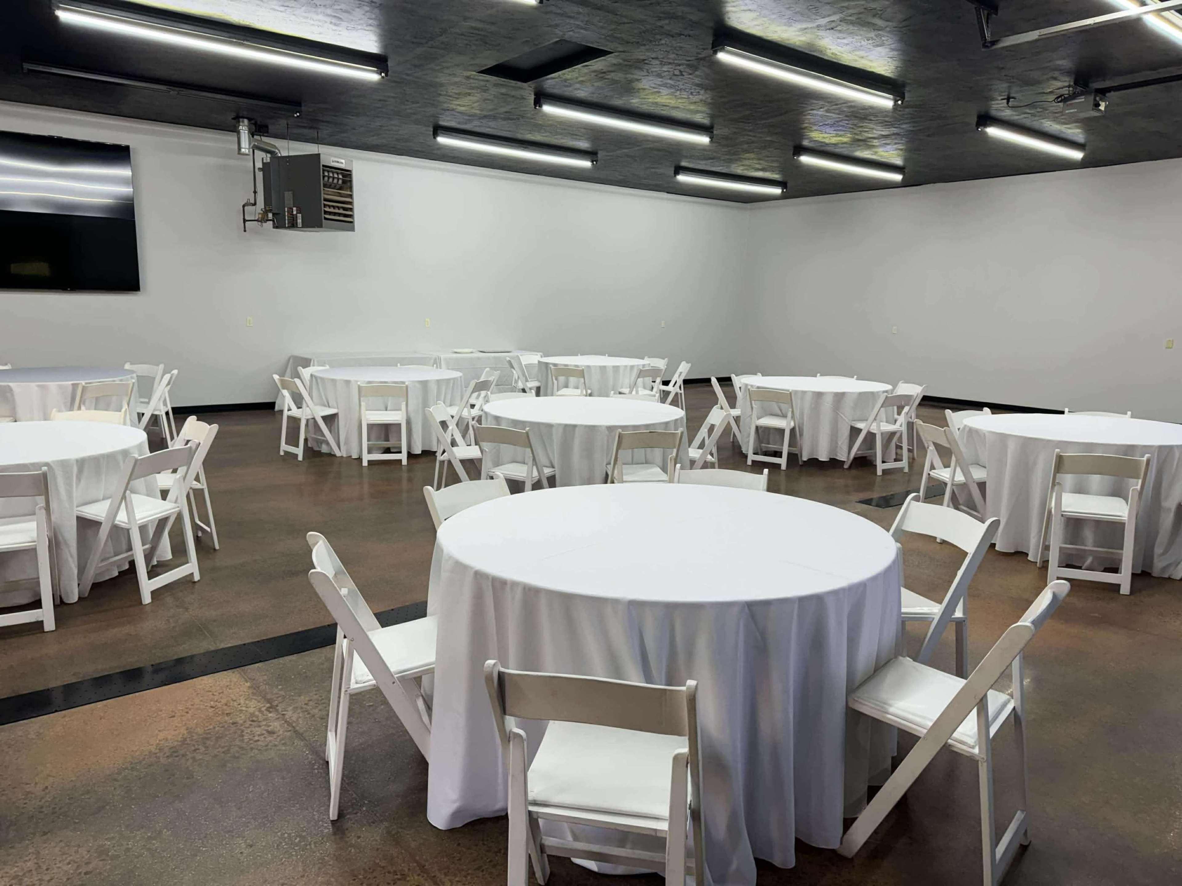 Versatile 3,000 sq. ft. Event Space in Green Bay – Perfect for Celebrations & Corporate Gatherings Image in Howard, Green Bay, WI
