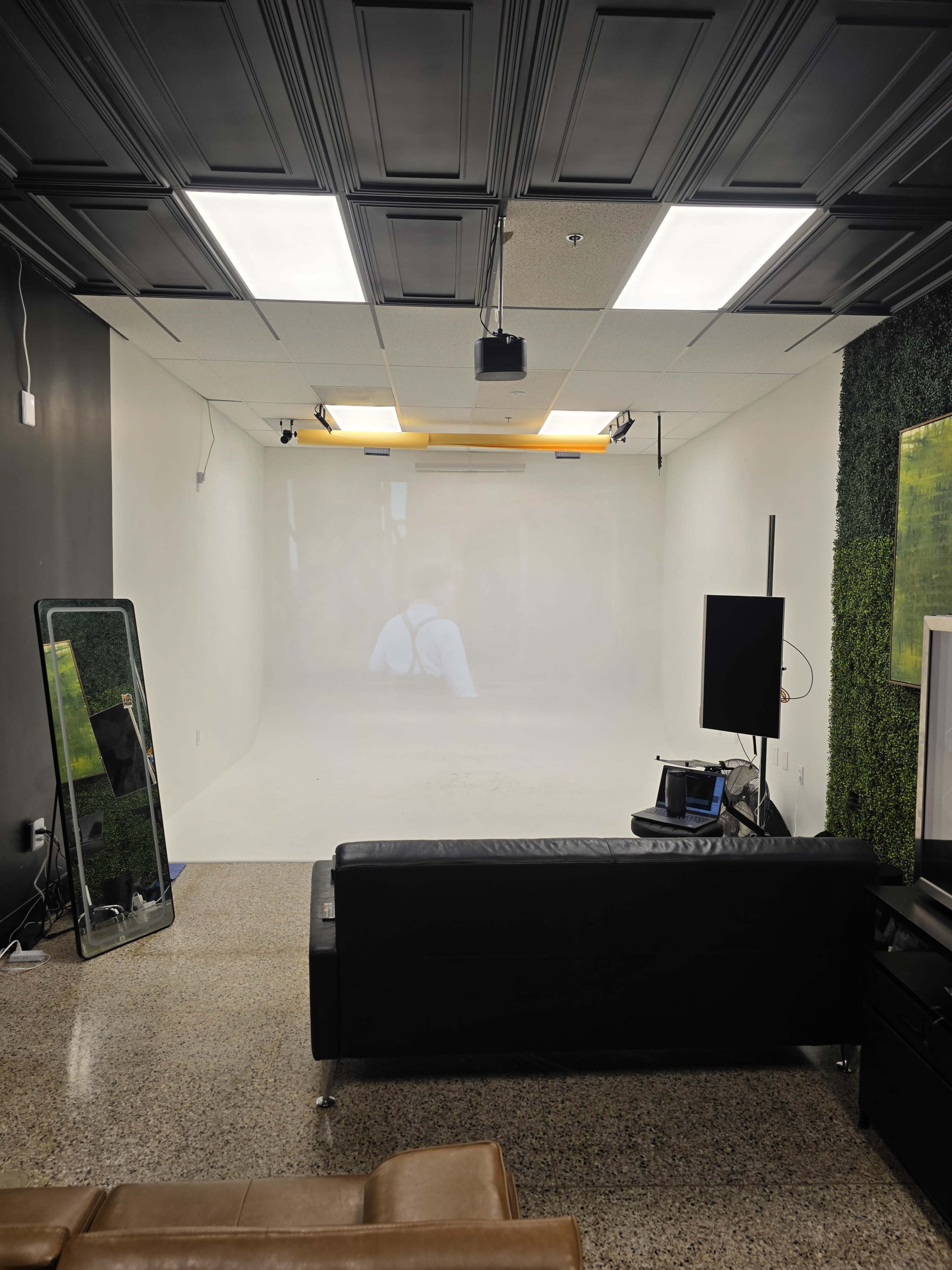 Uptown Creative Studio w/ Cyc Wall Image in Charlotte center city, Charlotte, NC