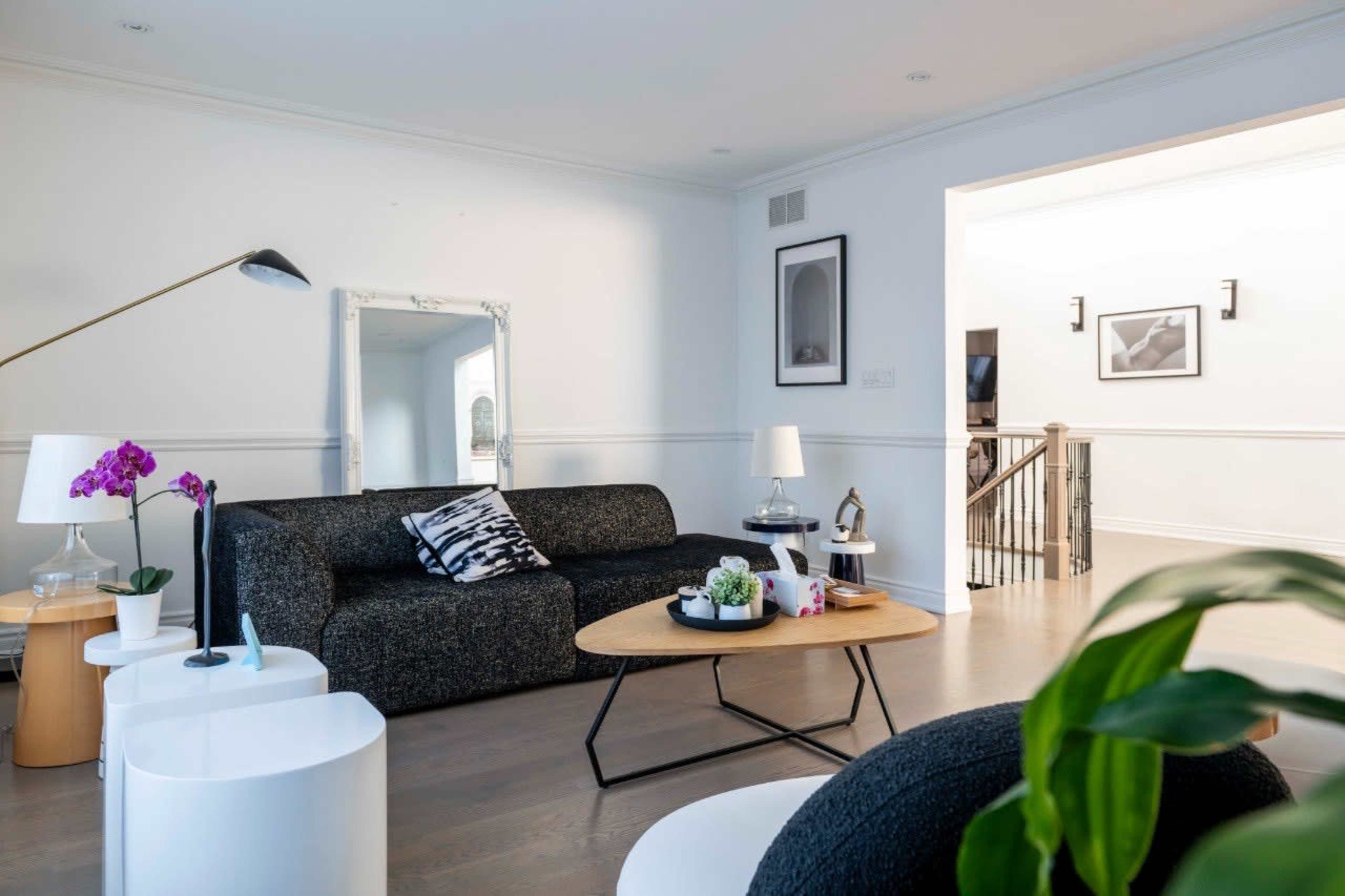 Luxury Home Studio for Intimate Events & Shoots Image in Thornhill, Markham, ON