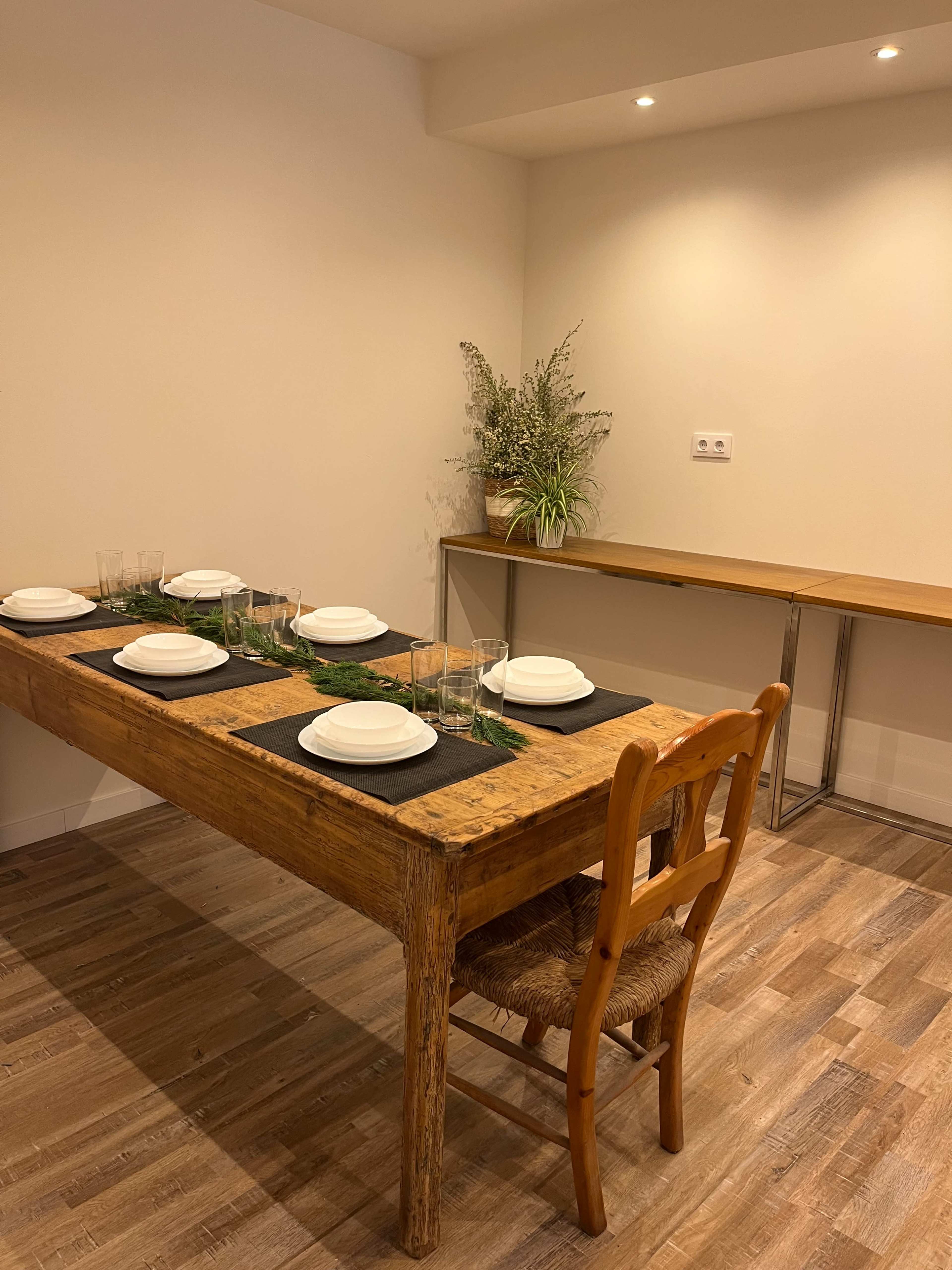 PATIO CON PORCHE Y SALONES para CELEBRACIONES cerca de GERONA Image in Bescanó, Bescanó, GI