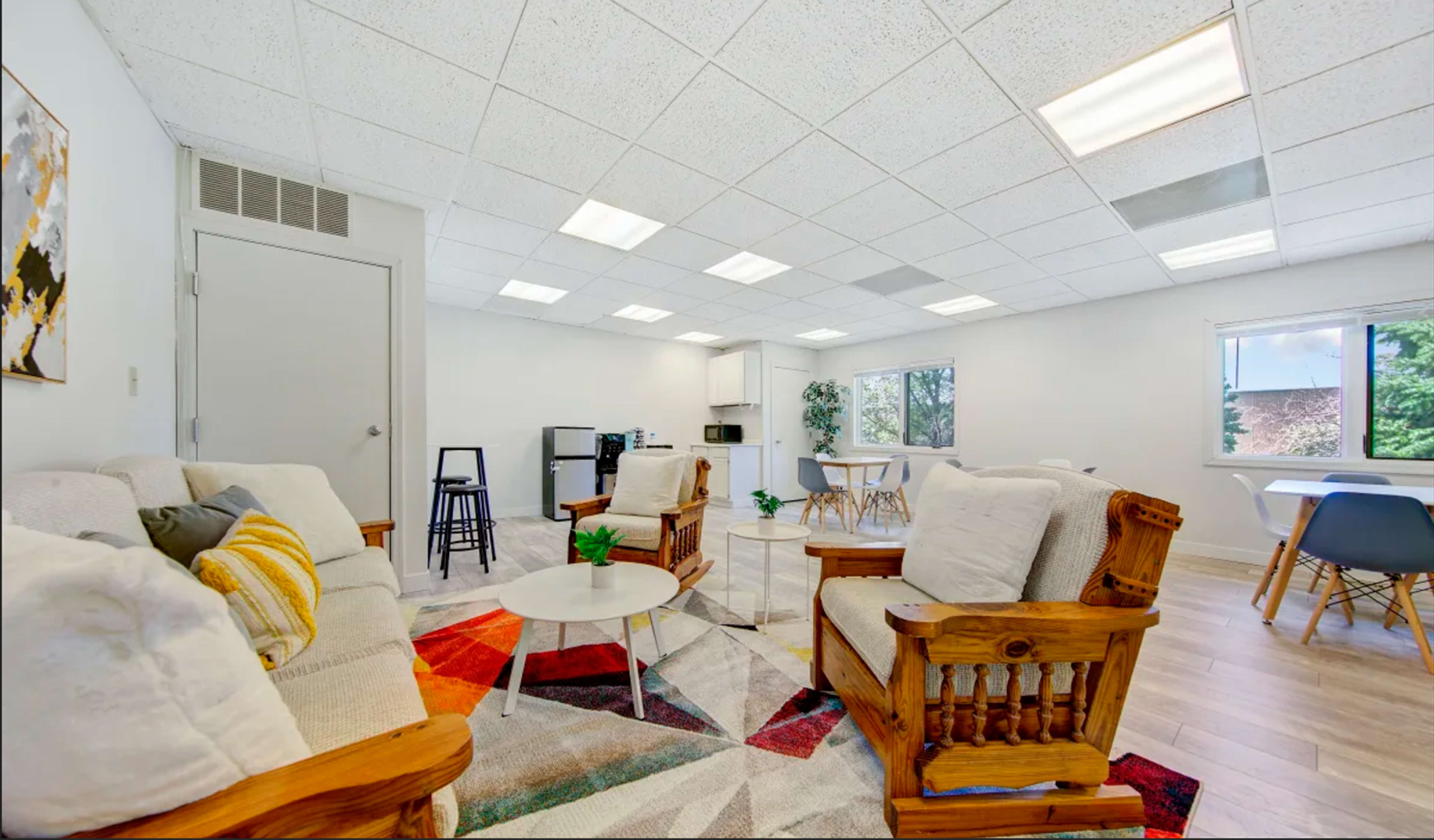 Cheerful & Spacious Individual, and Group rental with FREE Parking, Coffee, Tea etc Image in Brooklyn Park, BROOKLYN PARK, MN
