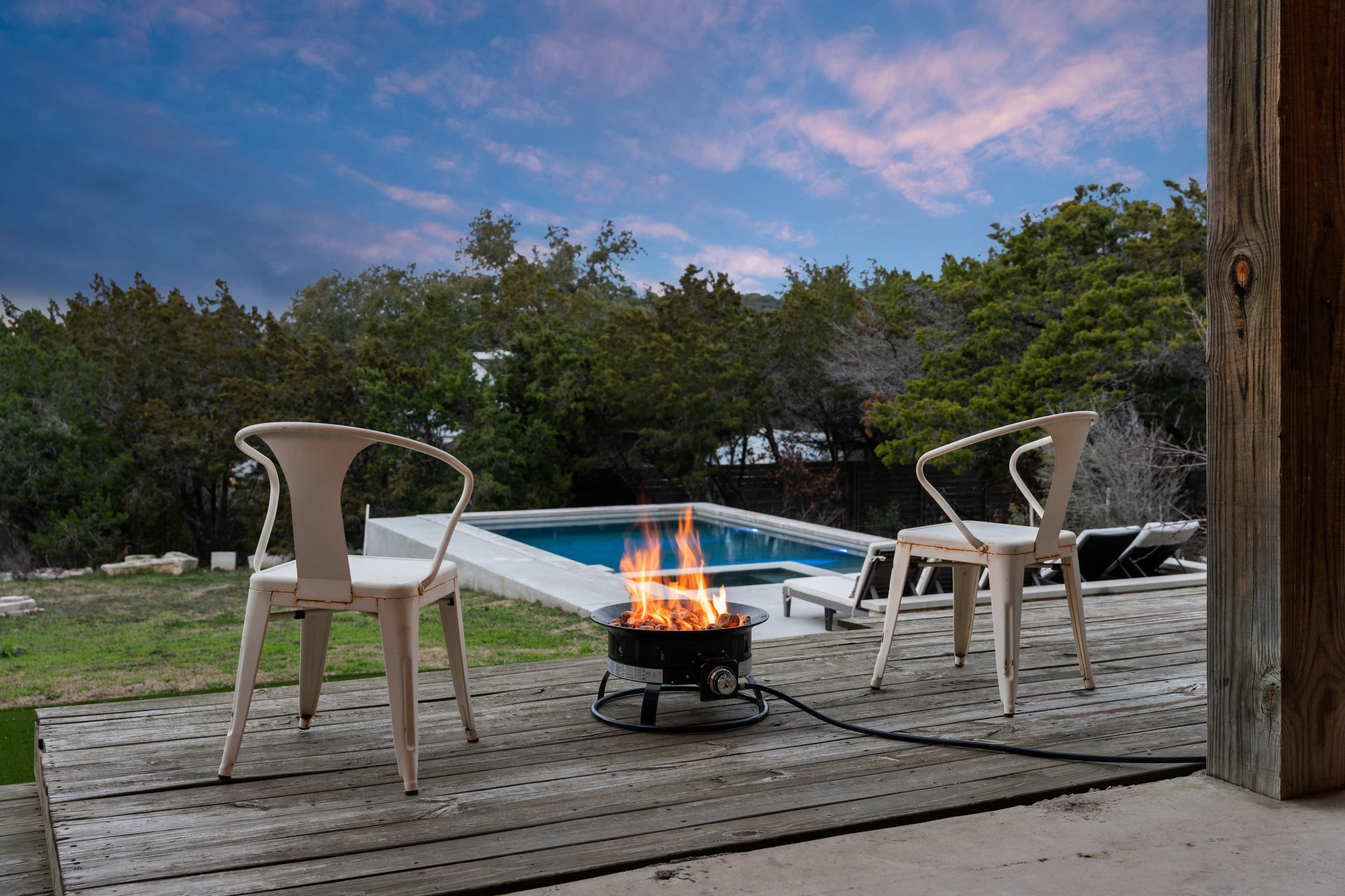 Luxury Hill Country Getaway ~ Sparkling Pool & Jacuzzi Image in Arrowhead Ridge, Leander, TX