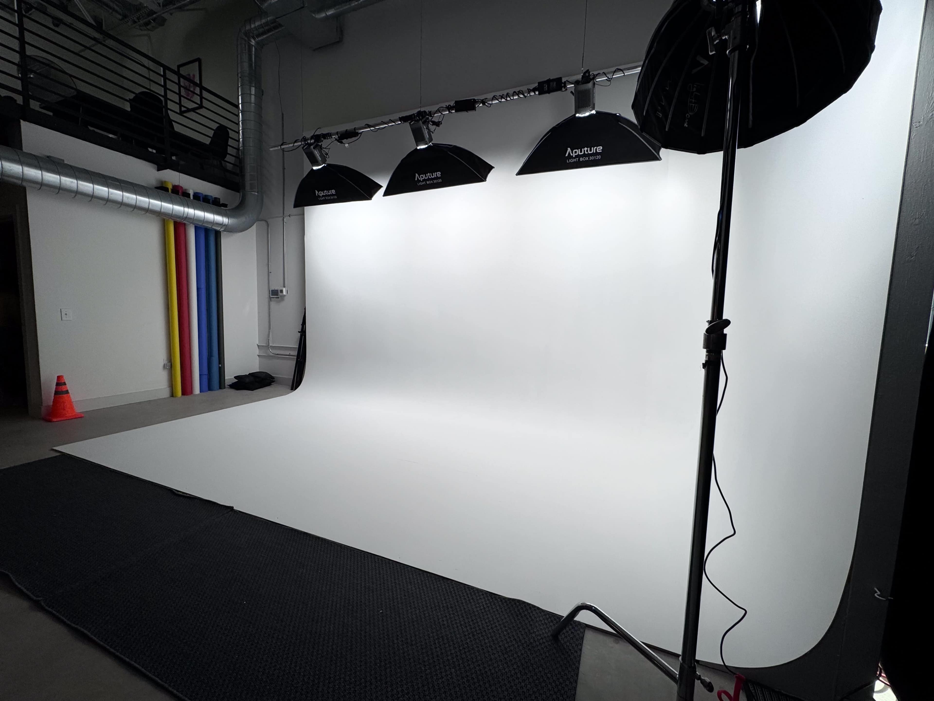 Urban Studio Loft with Cyclorama and Shooting Kitchen Image in Jefferson Heights, San Antonio, TX