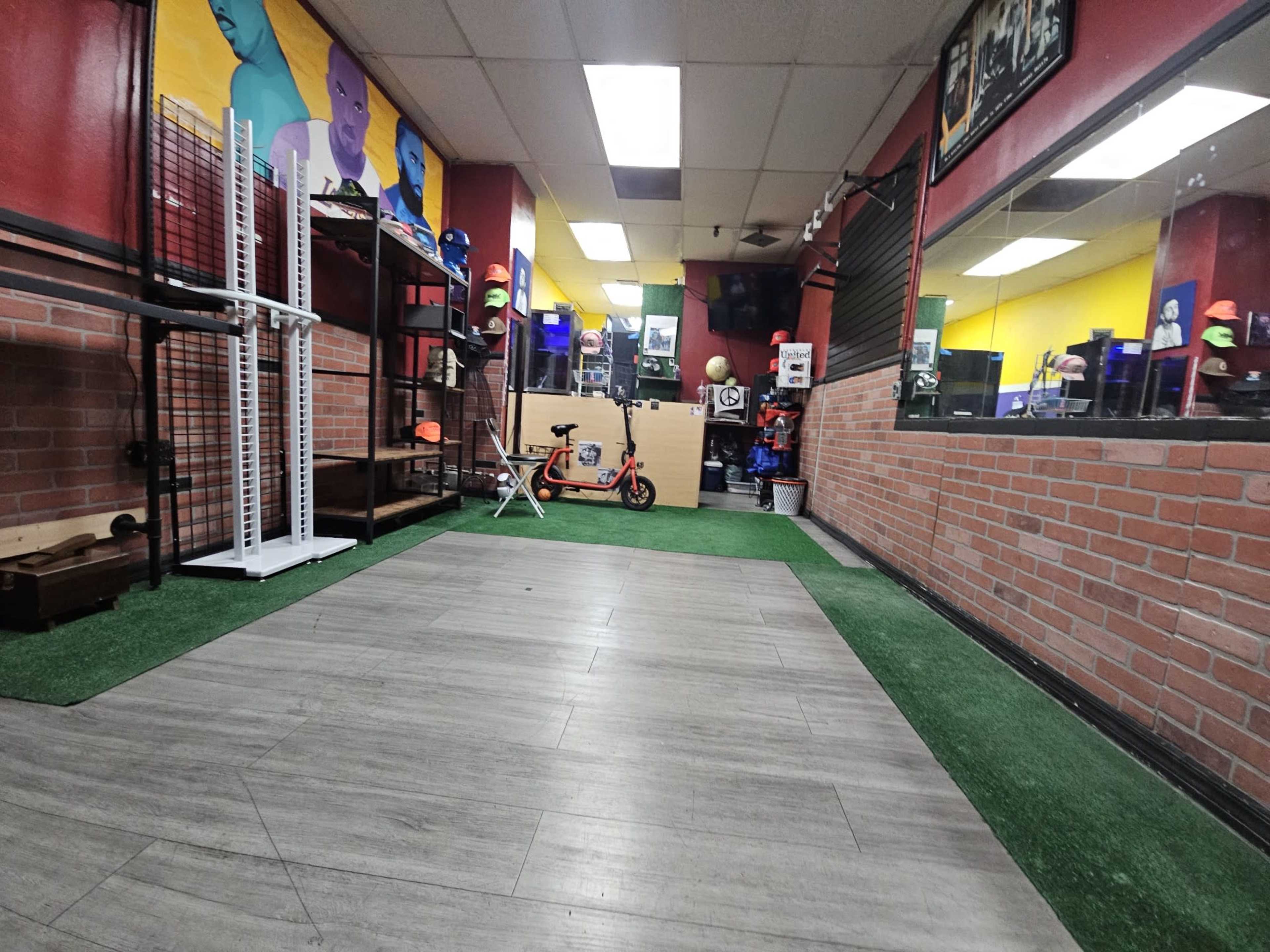 Downtown pop up/event space Available for filming/production Available for filming crews Image in Central LA, LOS ANGELES, CA