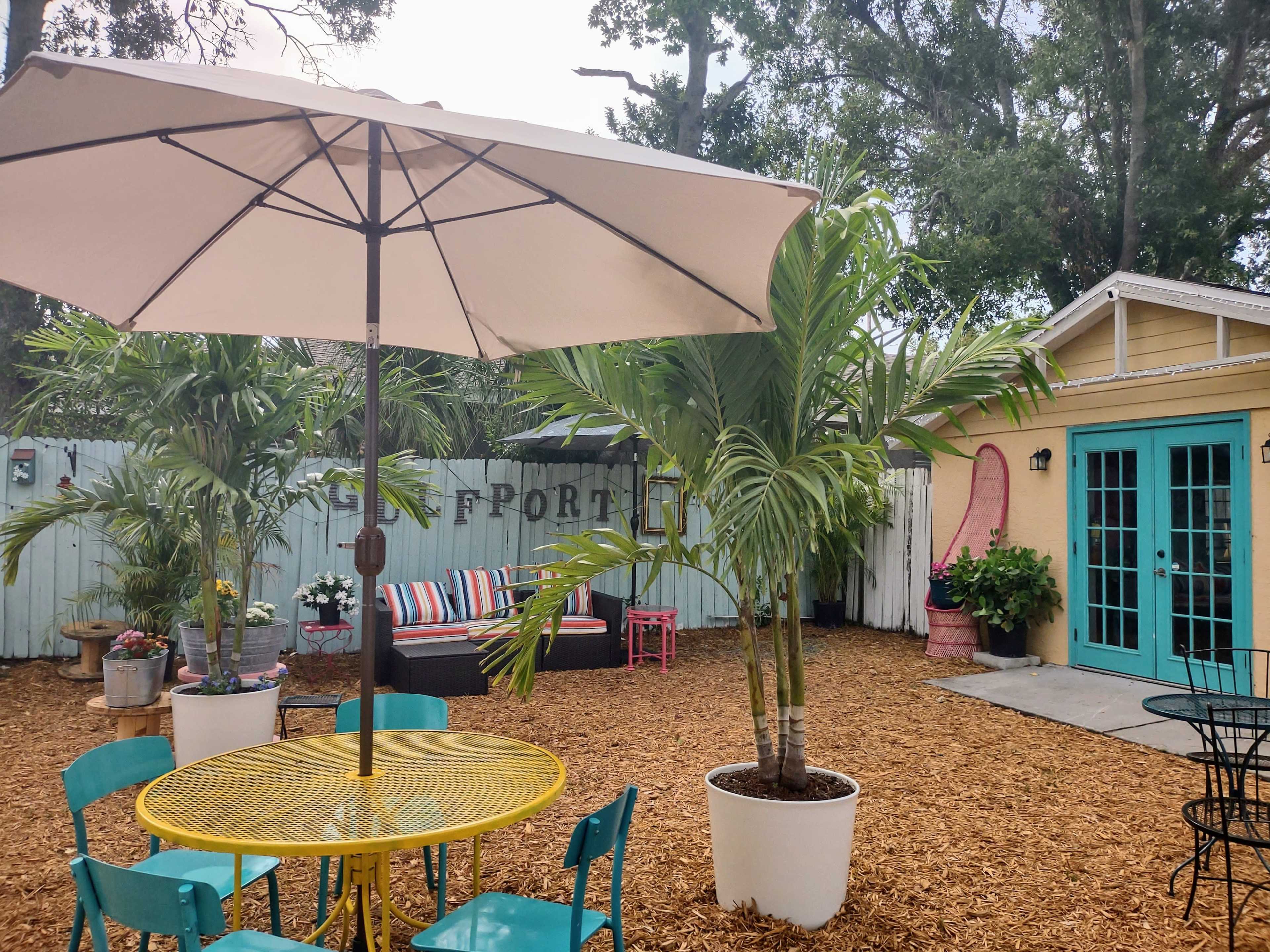 charming, vintage cottage with detached art studio Image in Gulfport, Gulfport, FL