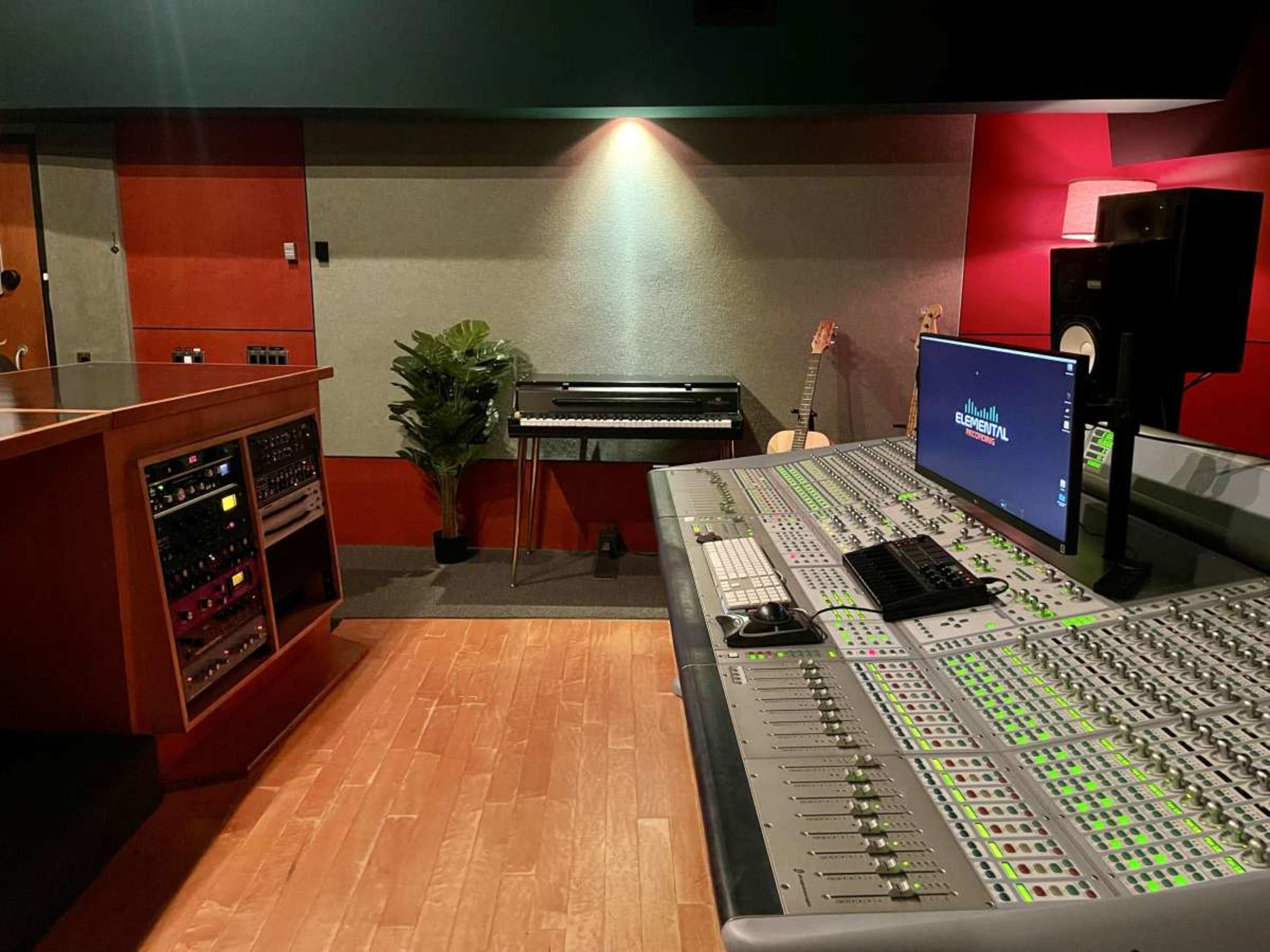 Elemental Studio C Image in Sawtelle, Los Angeles, CA