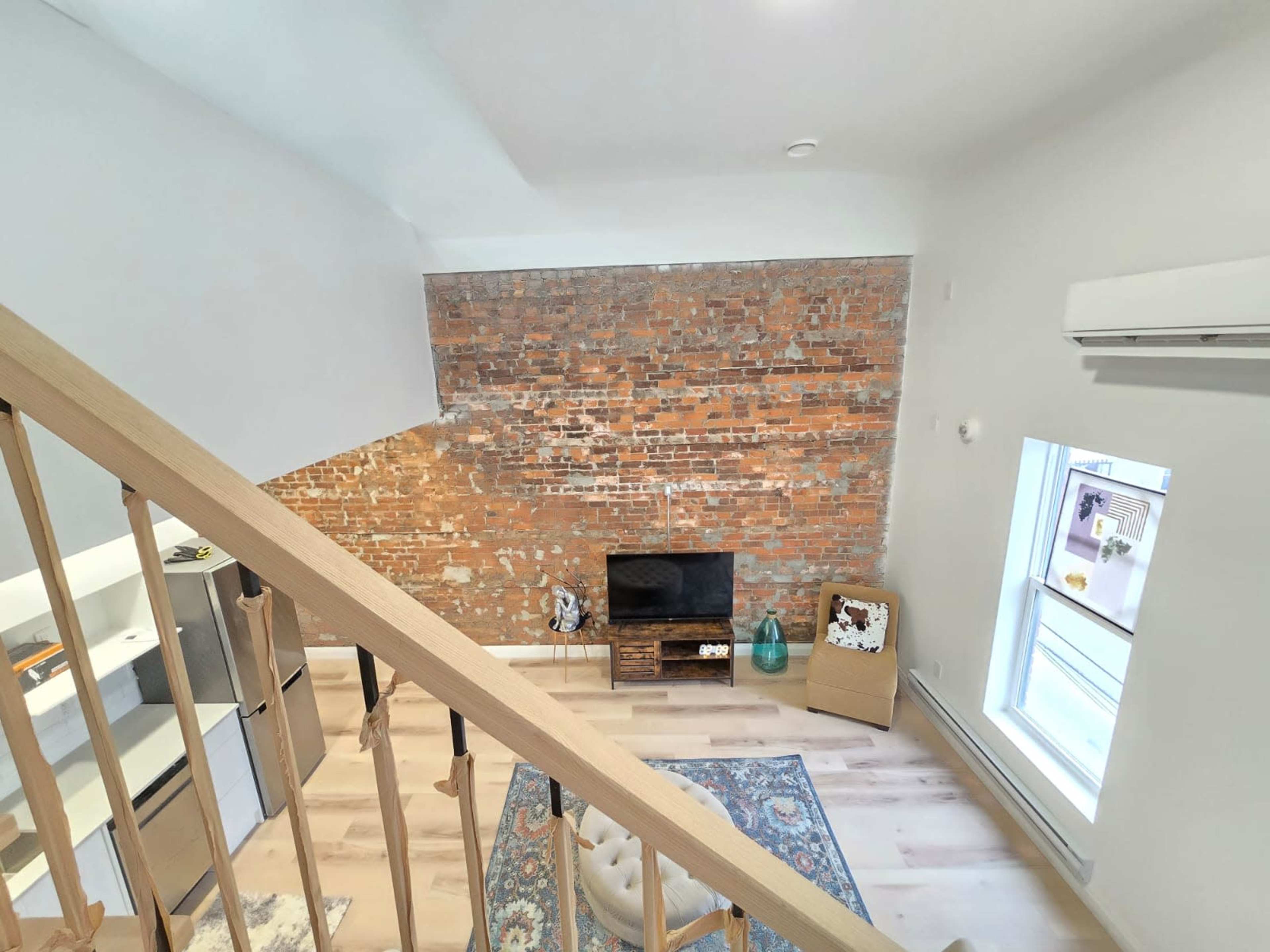 Rustic Loft Studio Image in Downtown, HAMILTON, ON