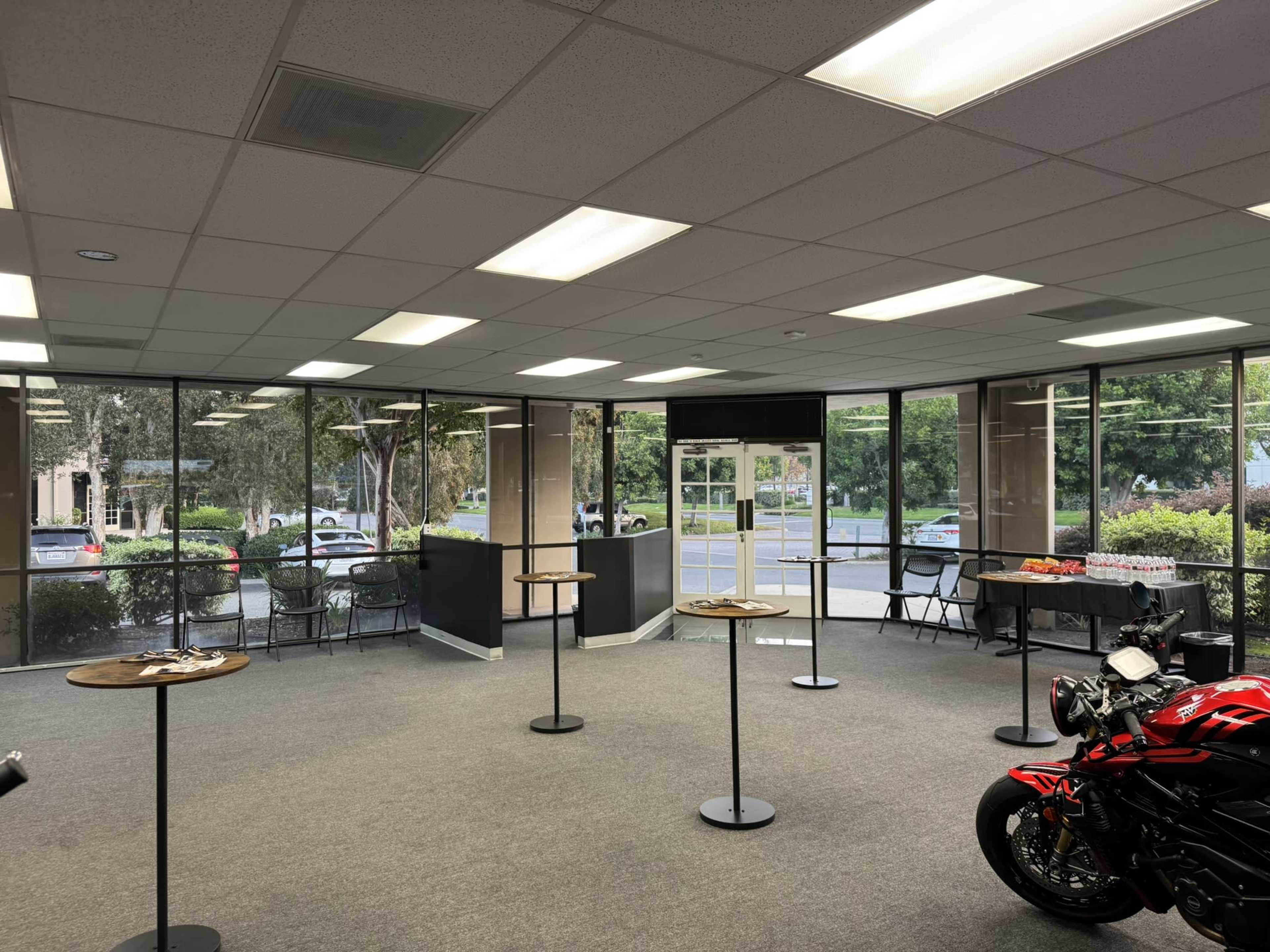 Multi-Purpose Creative Suite on the Tustin/Irvine Border - Private Rooms + Kitchen Image in Santa Ana, Santa Ana, CA