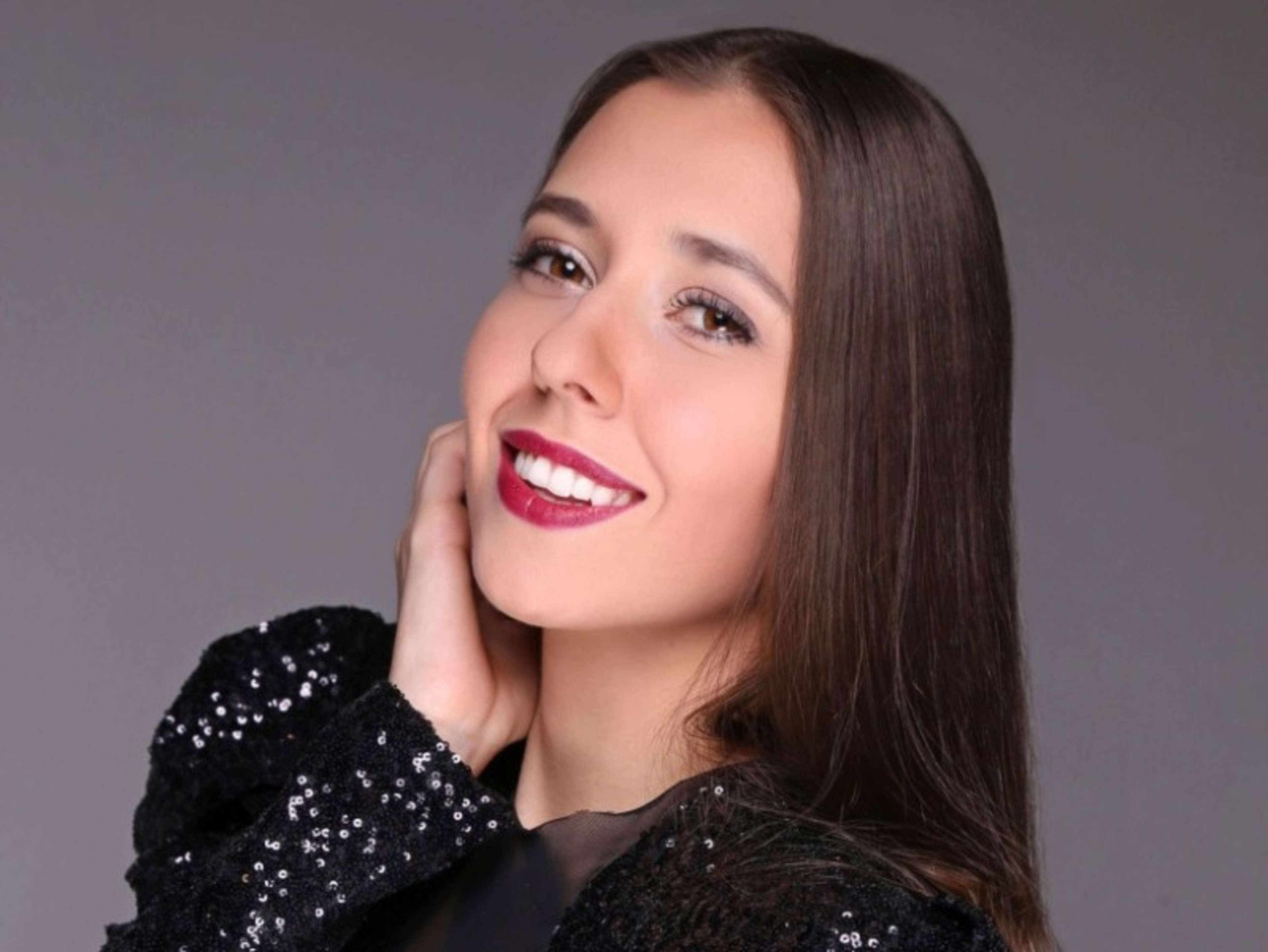 Professional Model/Actress