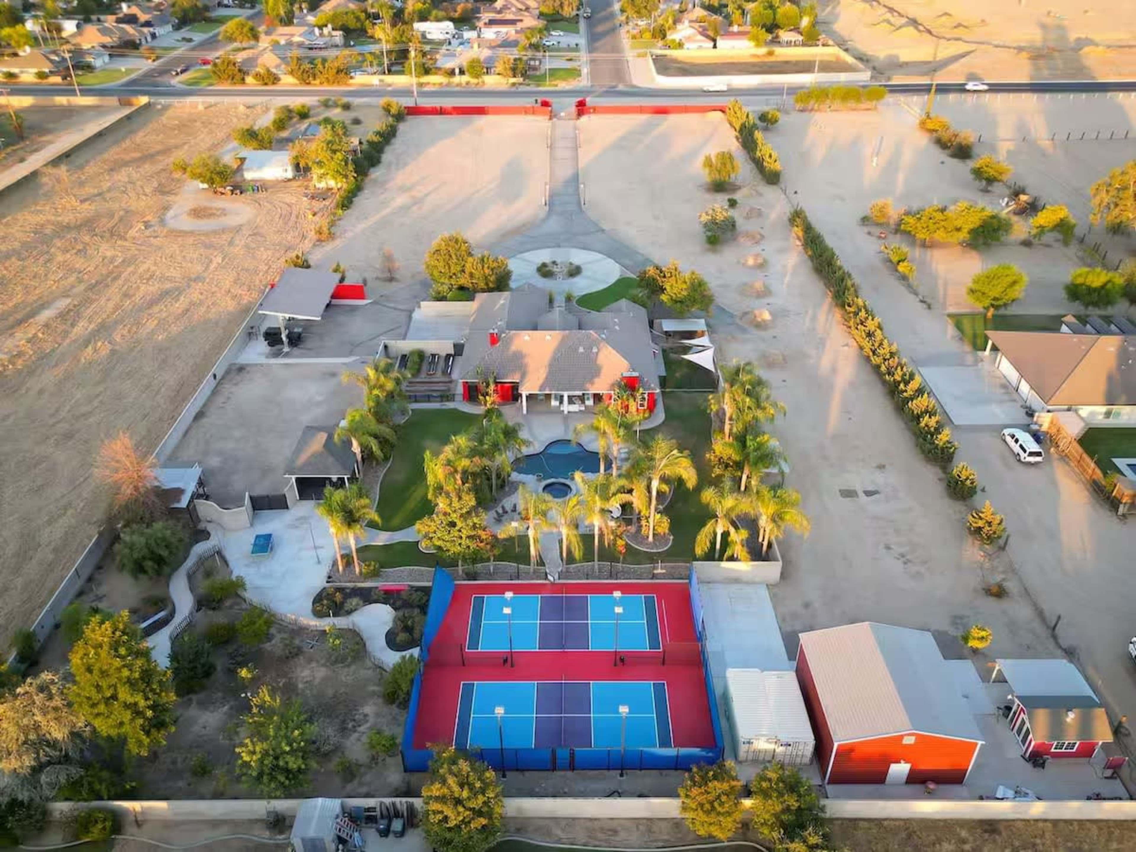 Massive Estate for anything! Image in Rosedale, Bakersfield, CA
