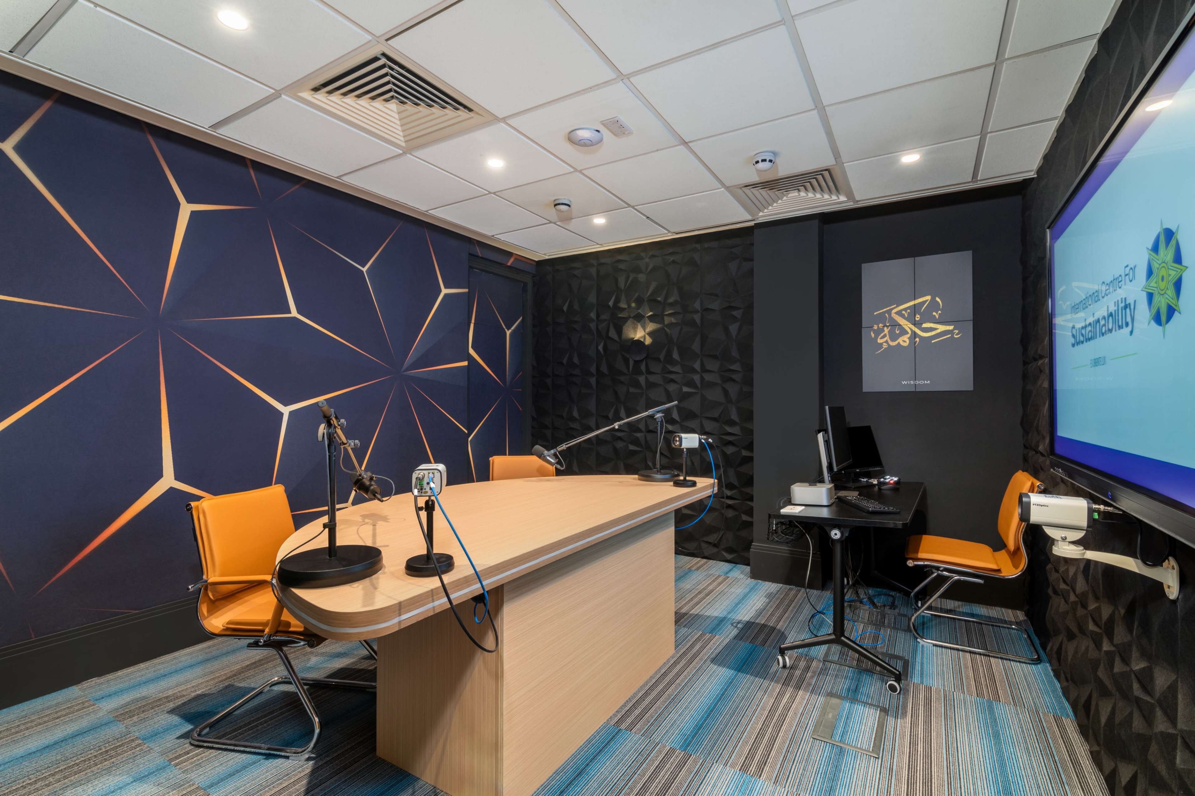 Professional Soundproofed Podcast Studio Image in City of London, City of London, ENG
