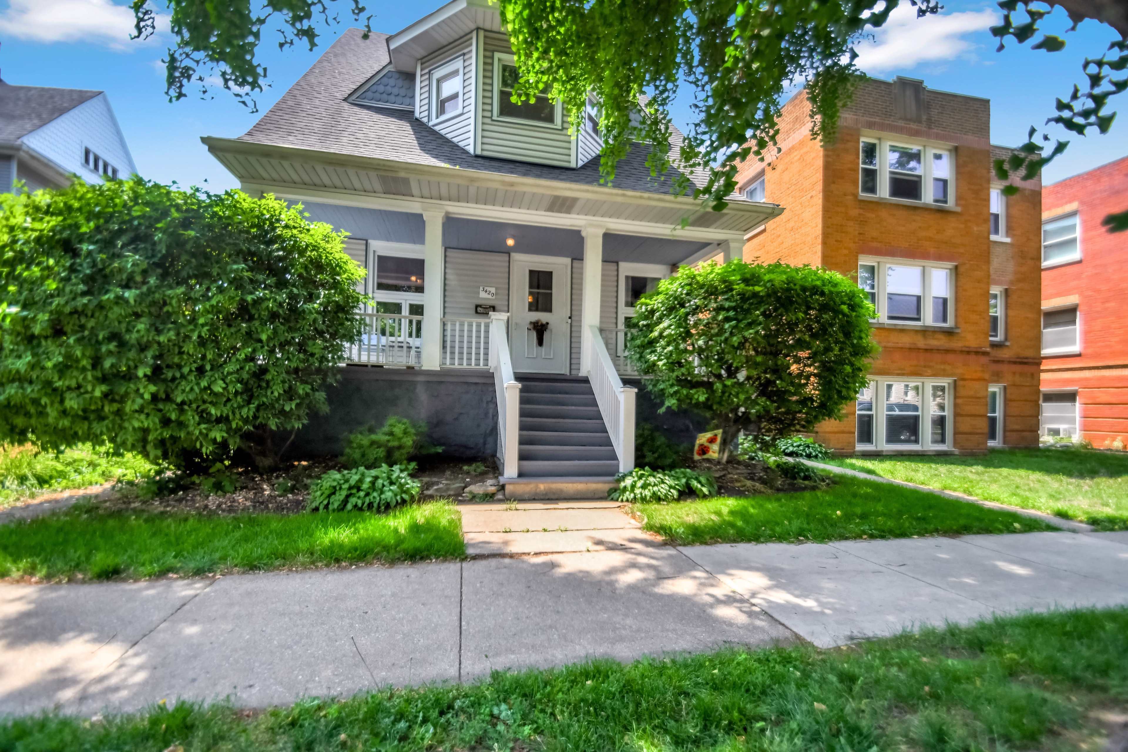 Historic 1893 home in Berwyn, 3000 sq ft., authentic Victorian, Edwardian, MCM, Vintage design Image in Berwyn Township, Berwyn, IL