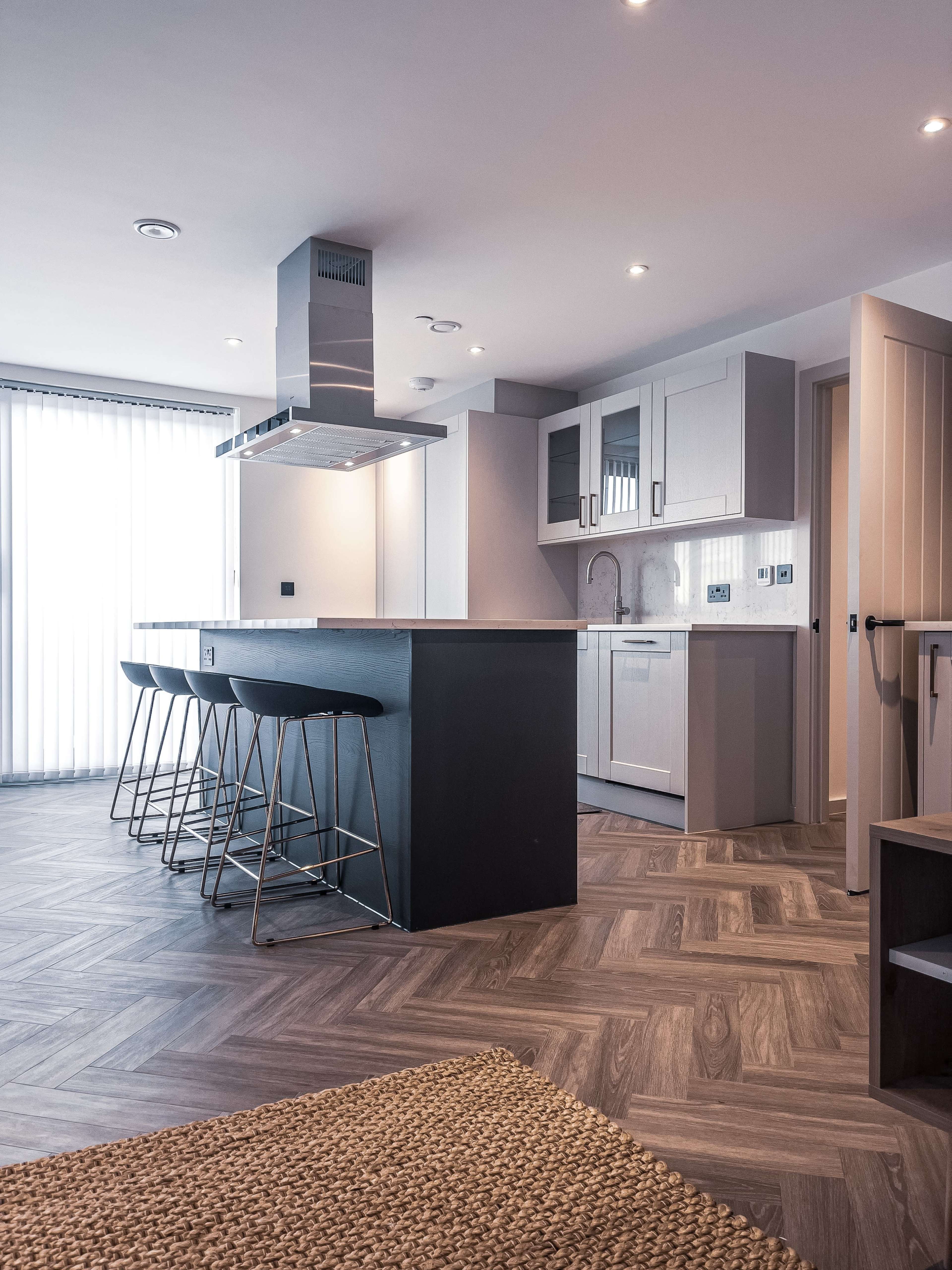 Luxe Penthouse Retreat: With Free Parking! Image in Brentford, LONDON, ENG