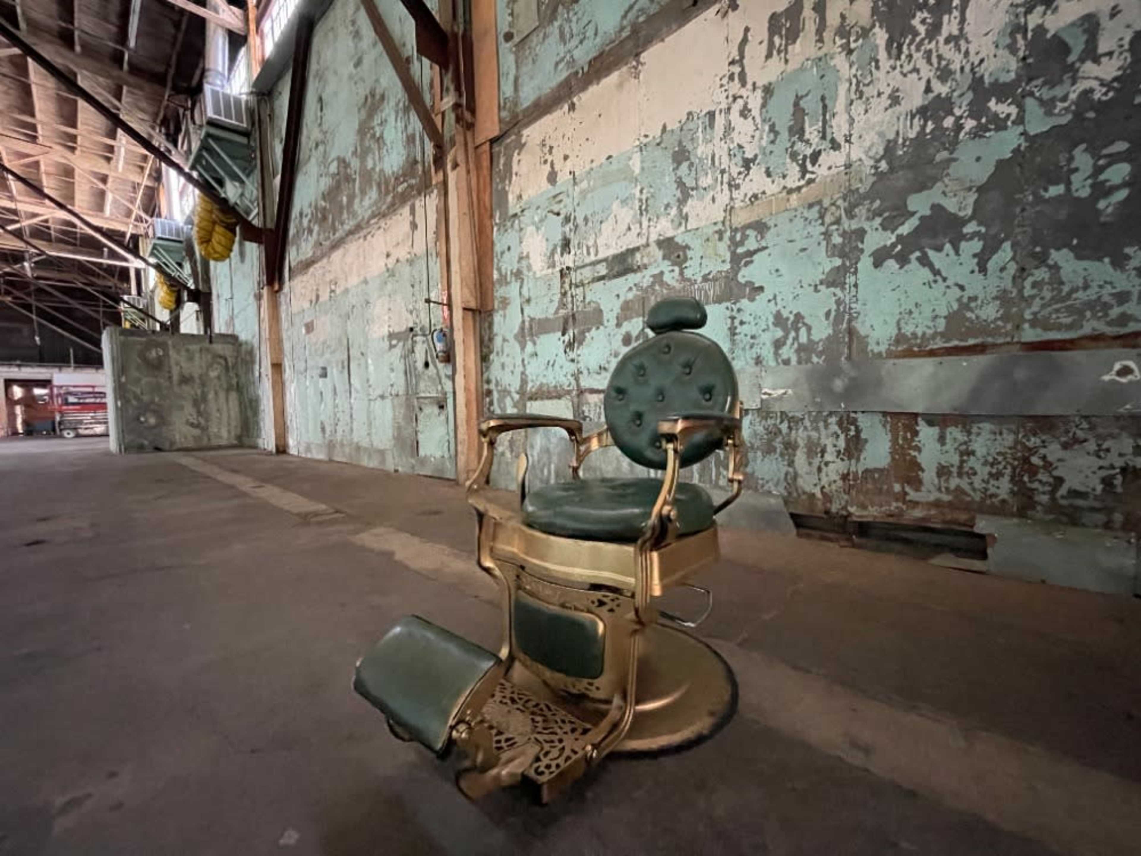 Barber Chair Vintage