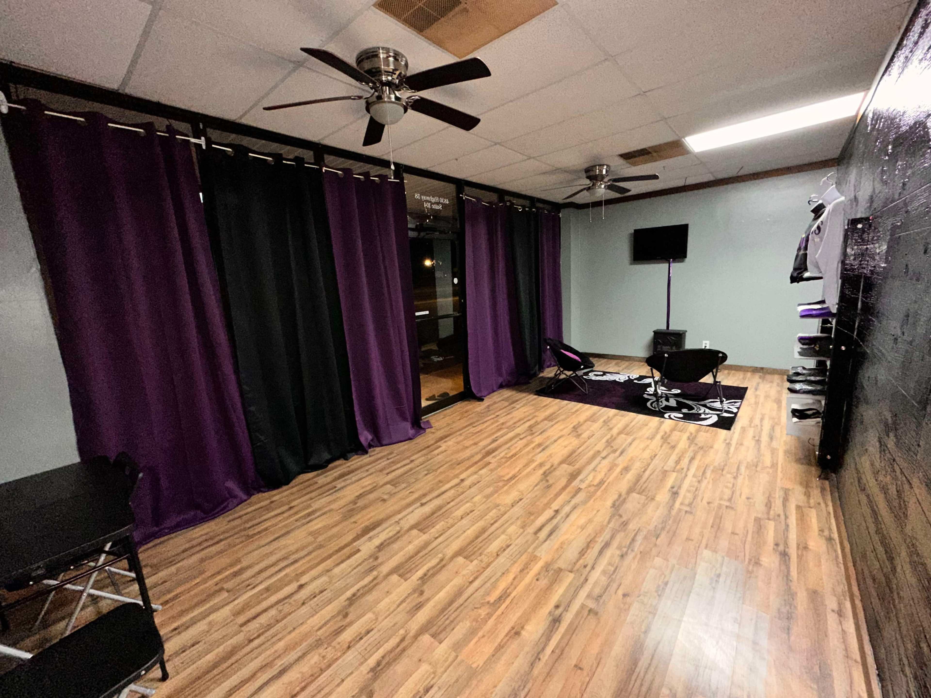 Convenient location for Baby Showers, Birthday Party, Business Meeting Image in Chattanooga, Chattanooga, TN