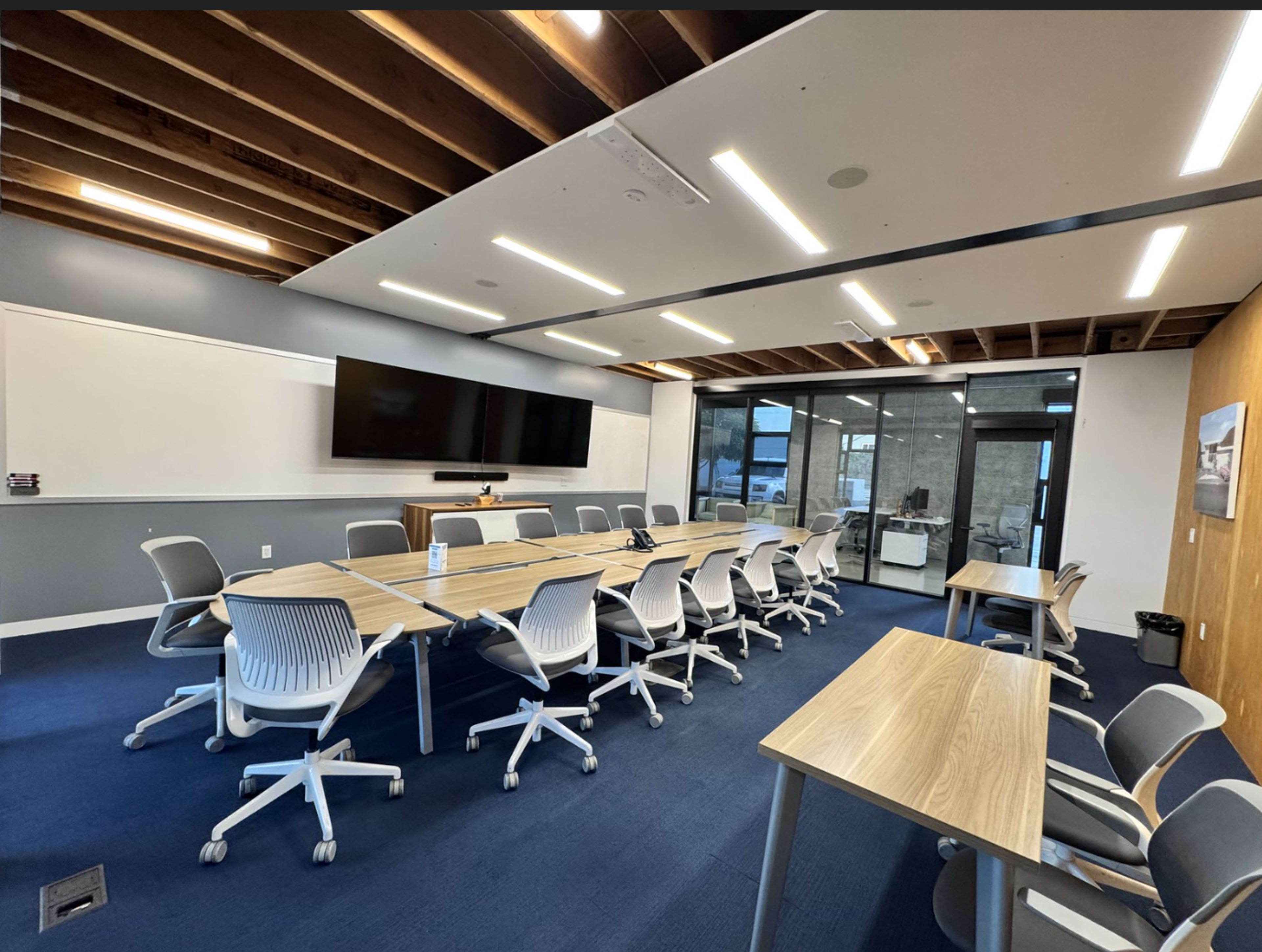 Spacious Venice Large Conference Room with Natural Light Image in Venice, Venice, CA